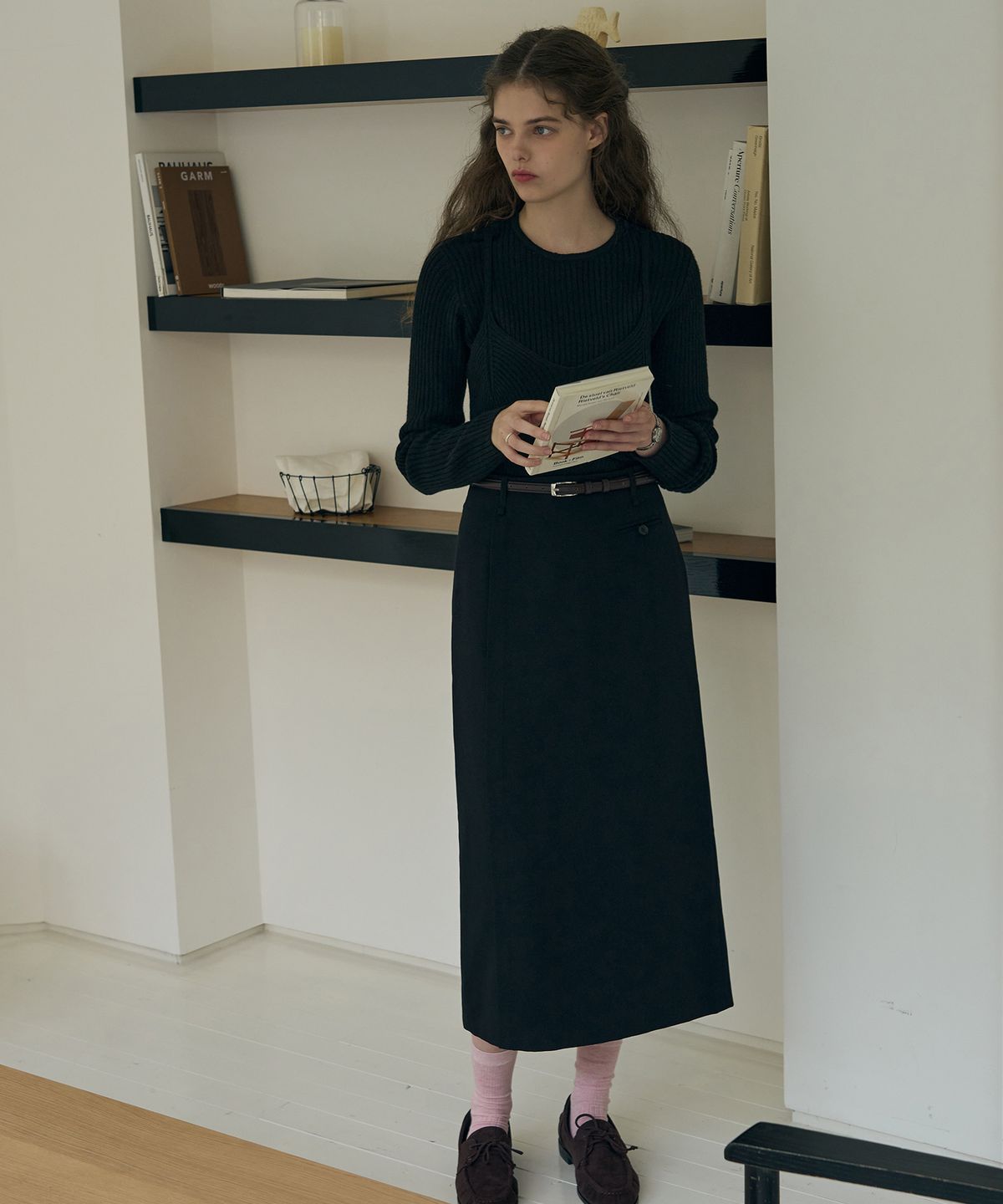 드로우핏 우먼(DRAWFIT WOMEN) 에이치 라인 스트랩 펜슬 스커트 [BLACK]