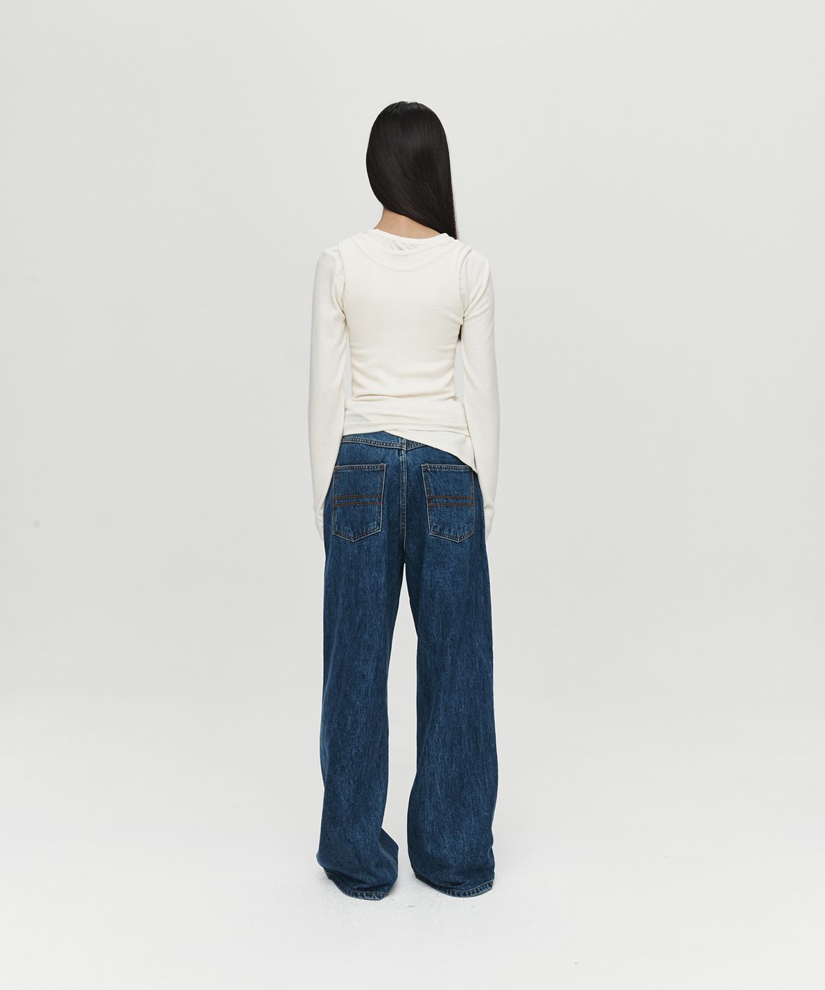 호이테(HEUTE) LAYERED LONG HENLEY NECK TOP (IVORY)