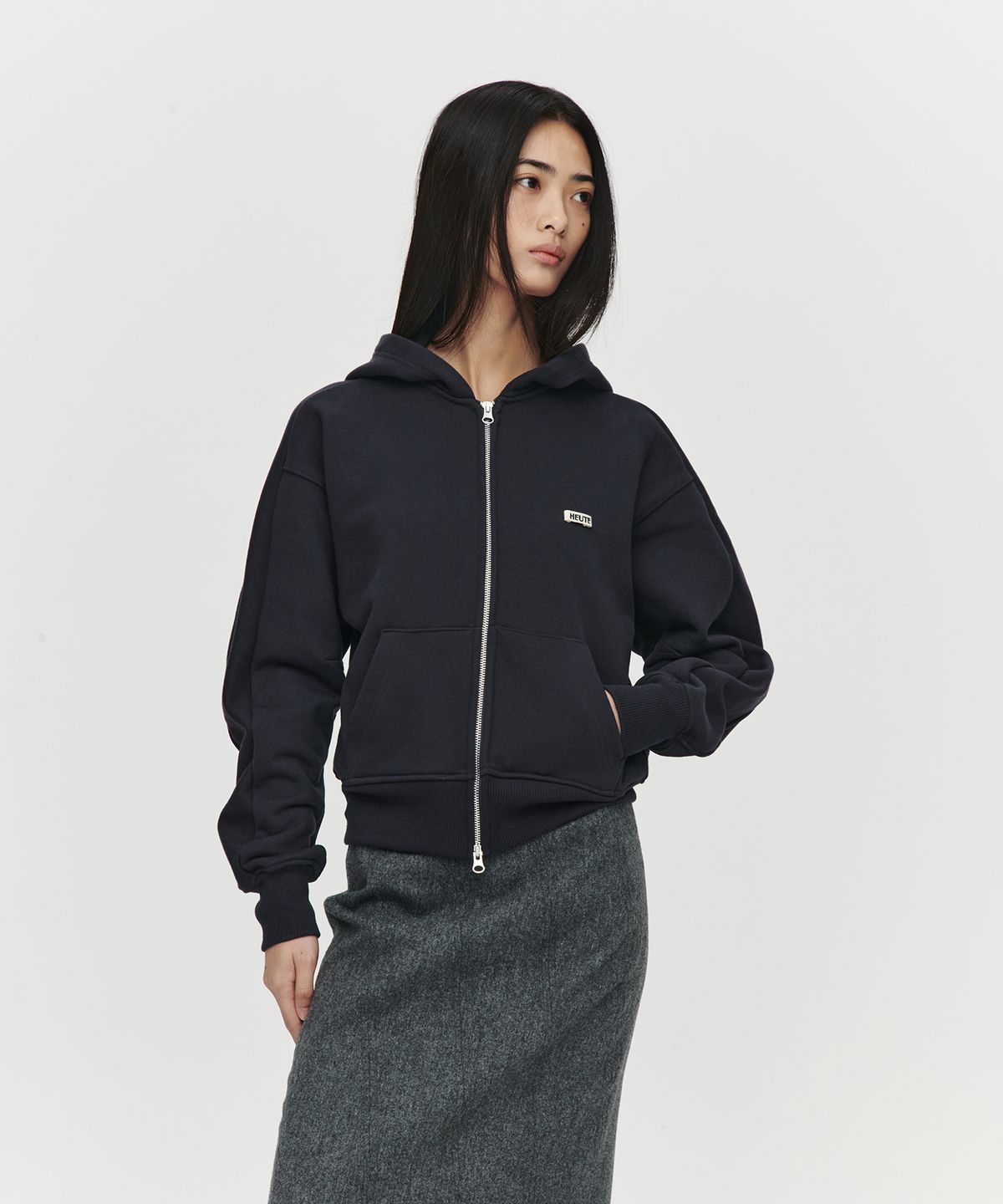 호이테(HEUTE) HET SIGNATURE HOODIE ZIP-UP (DARK GREY)