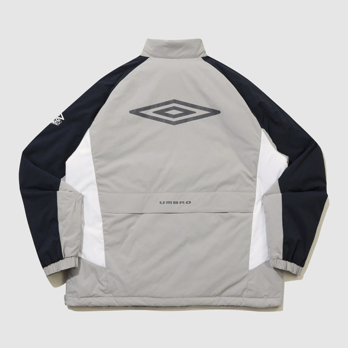 엄브로(UMBRO) PTR 스탠넥 인슐레이션 아노락 라이트 그레이(UQ421SWTO3)