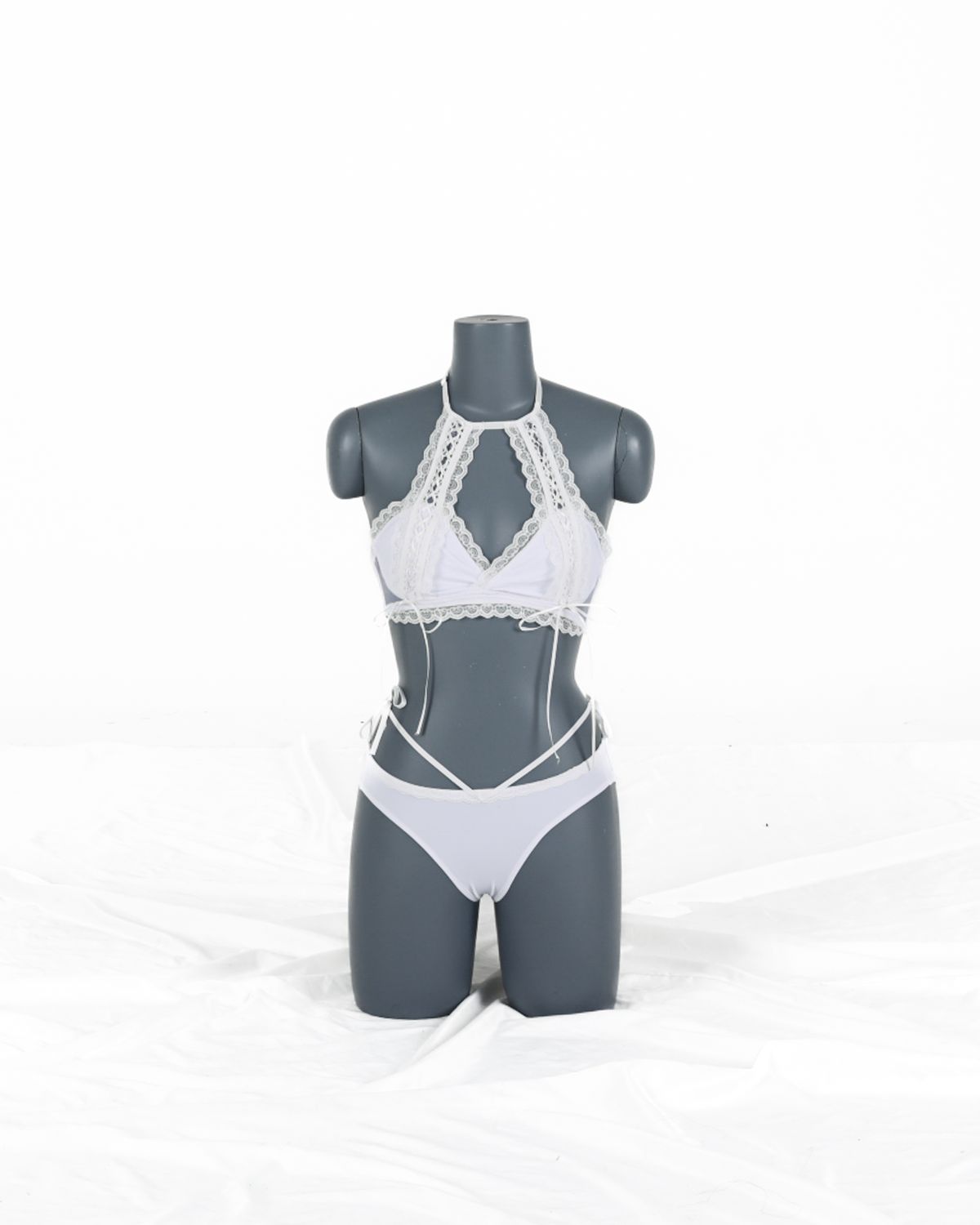 웻진스(WETGENES) 홀터넥 비키니 세트 [WHITE/BLACK]