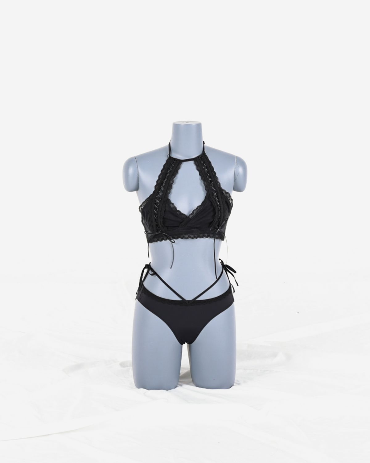 웻진스(WETGENES) 홀터넥 비키니 세트 [WHITE/BLACK]