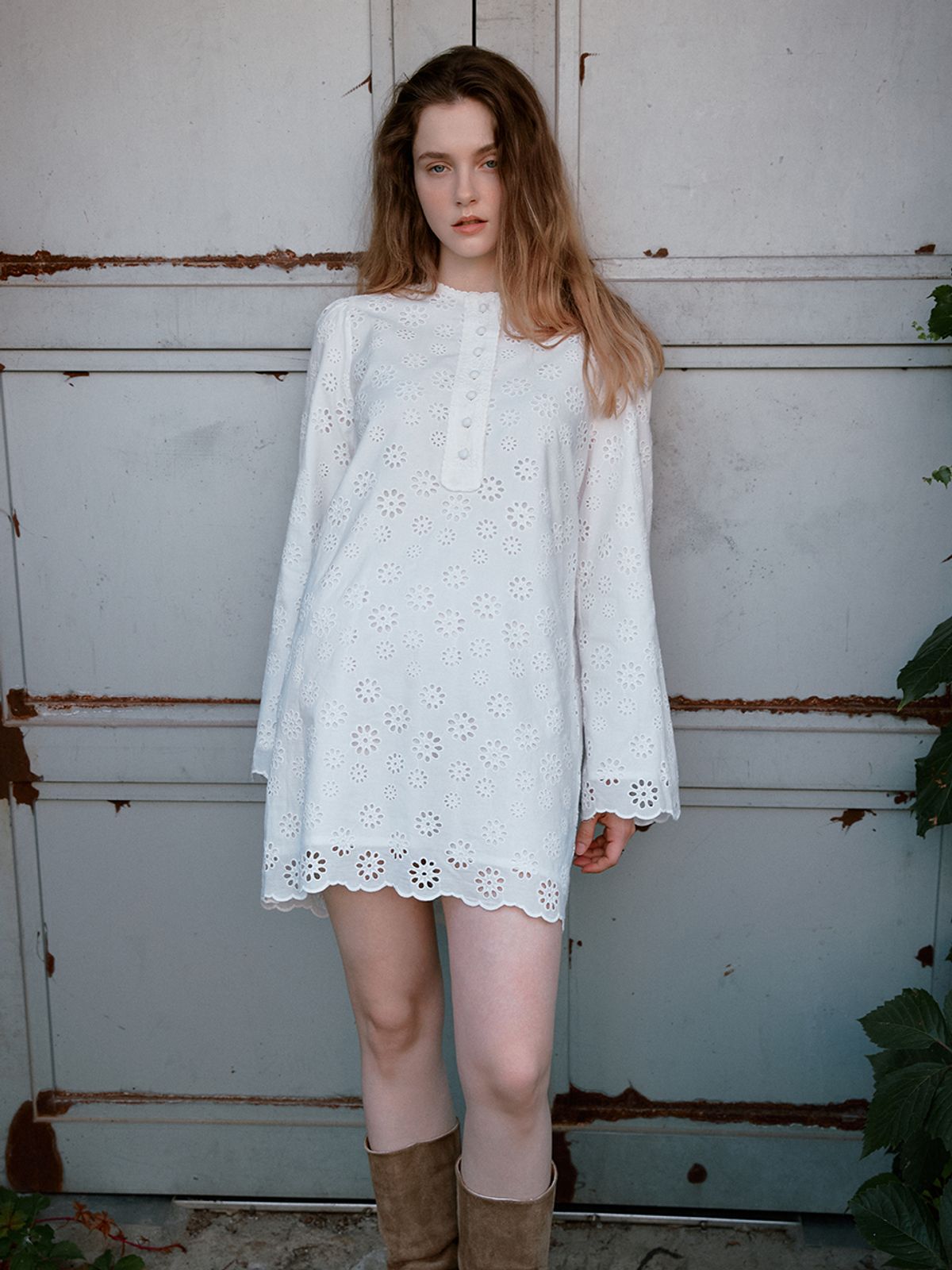 르니나(LENINA) SOLIA punching mini dress_WHITE