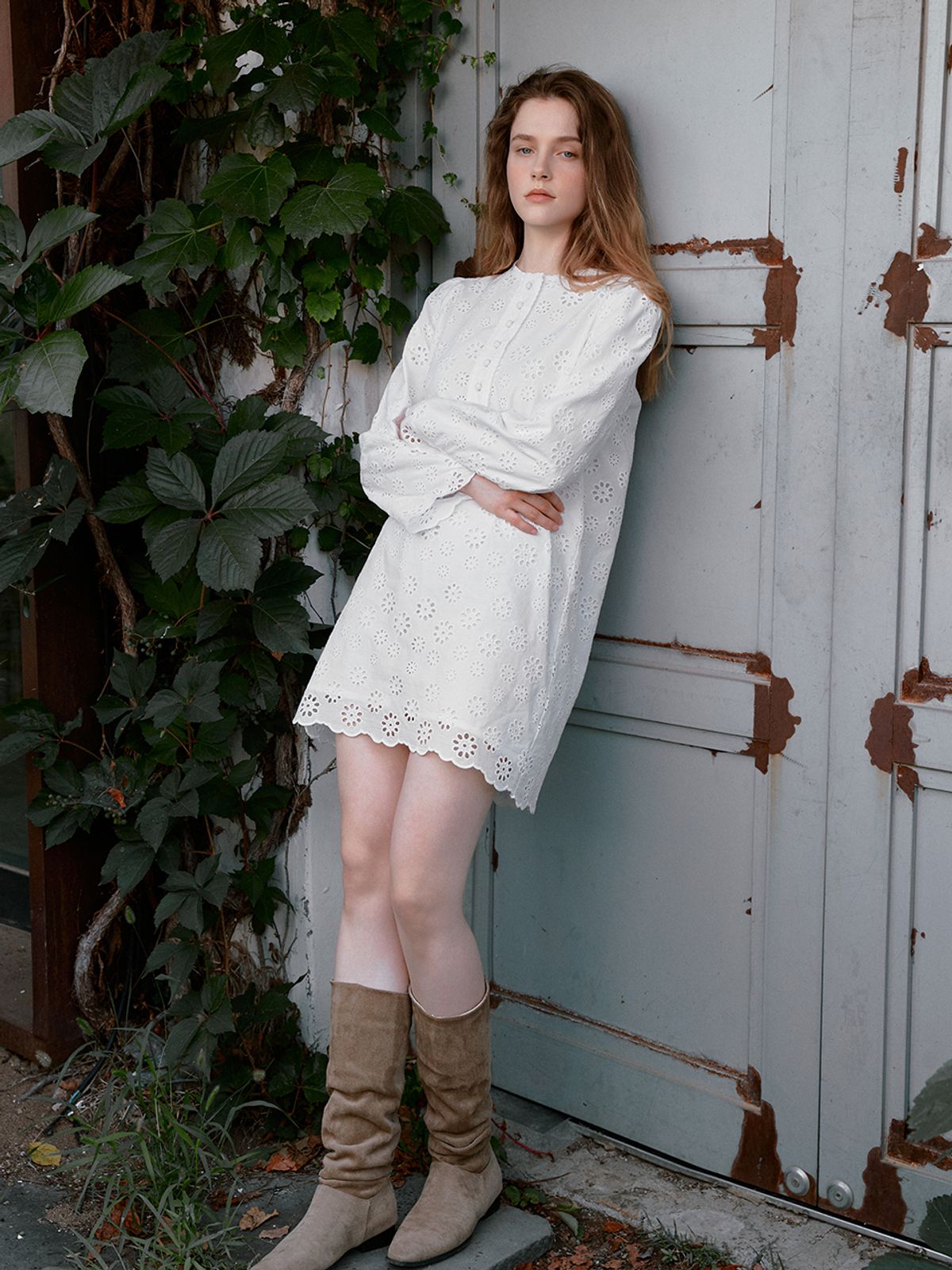 르니나(LENINA) SOLIA punching mini dress_WHITE