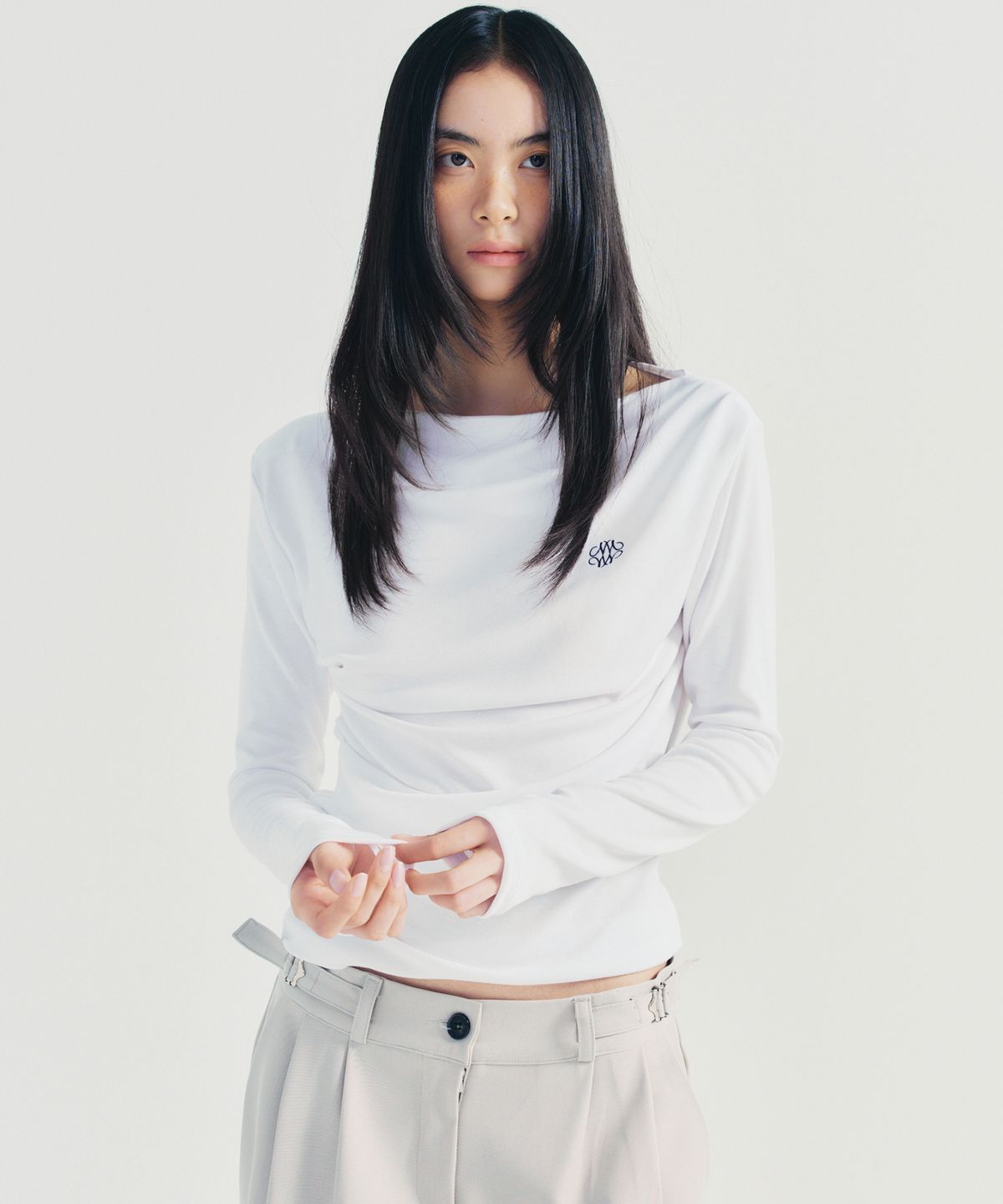 닉앤니콜(NICK&NICOLE) SHIRRING DRAPE BOAT NECK TOP_IVORY
