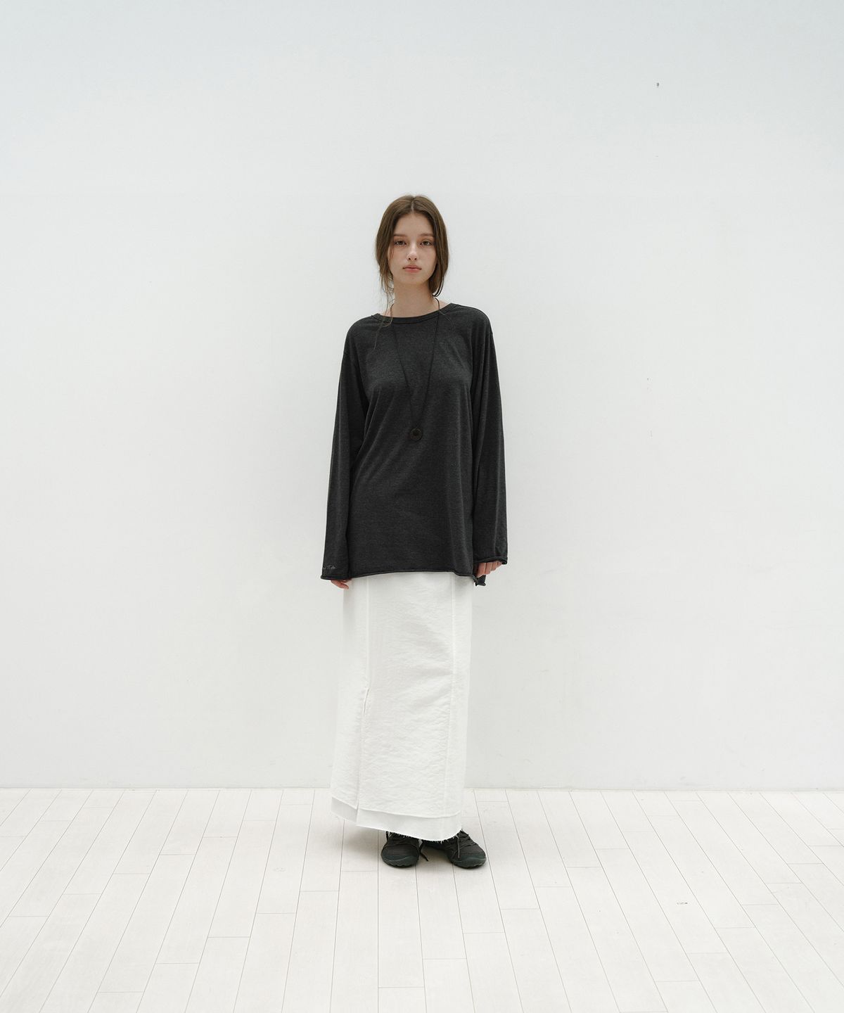 로우타이드(LOW TIDE) RAW CUT T-SHIRT [CHARCOAL]