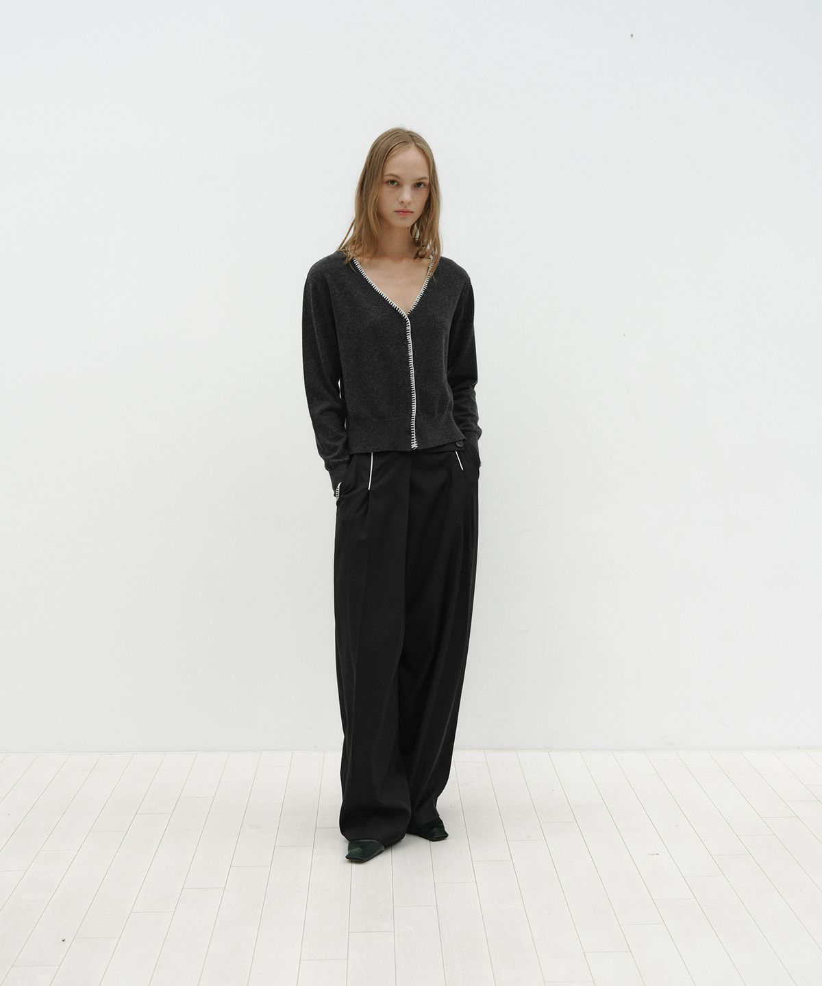 로우타이드(LOW TIDE) HAND STITCH CARDIGAN [CHARCOAL]
