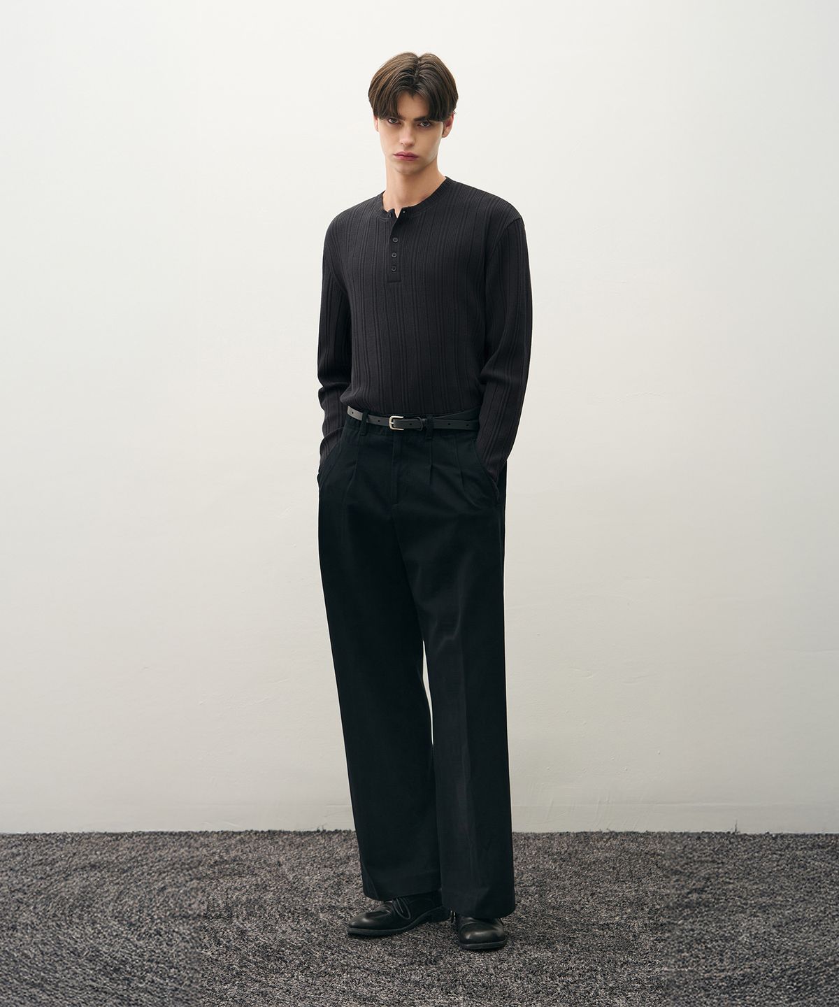 드로우핏(DRAW FIT) 리브드 헨리넥 티셔츠 [CHARCOAL]