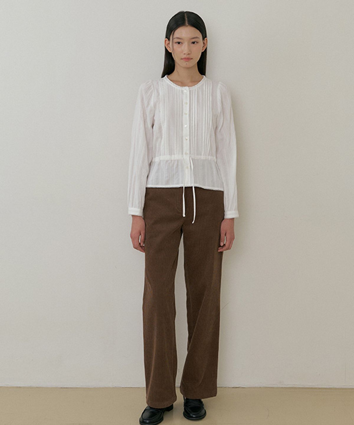 링서울(LINGSEOUL) jacquard pintuck blouse-ivory