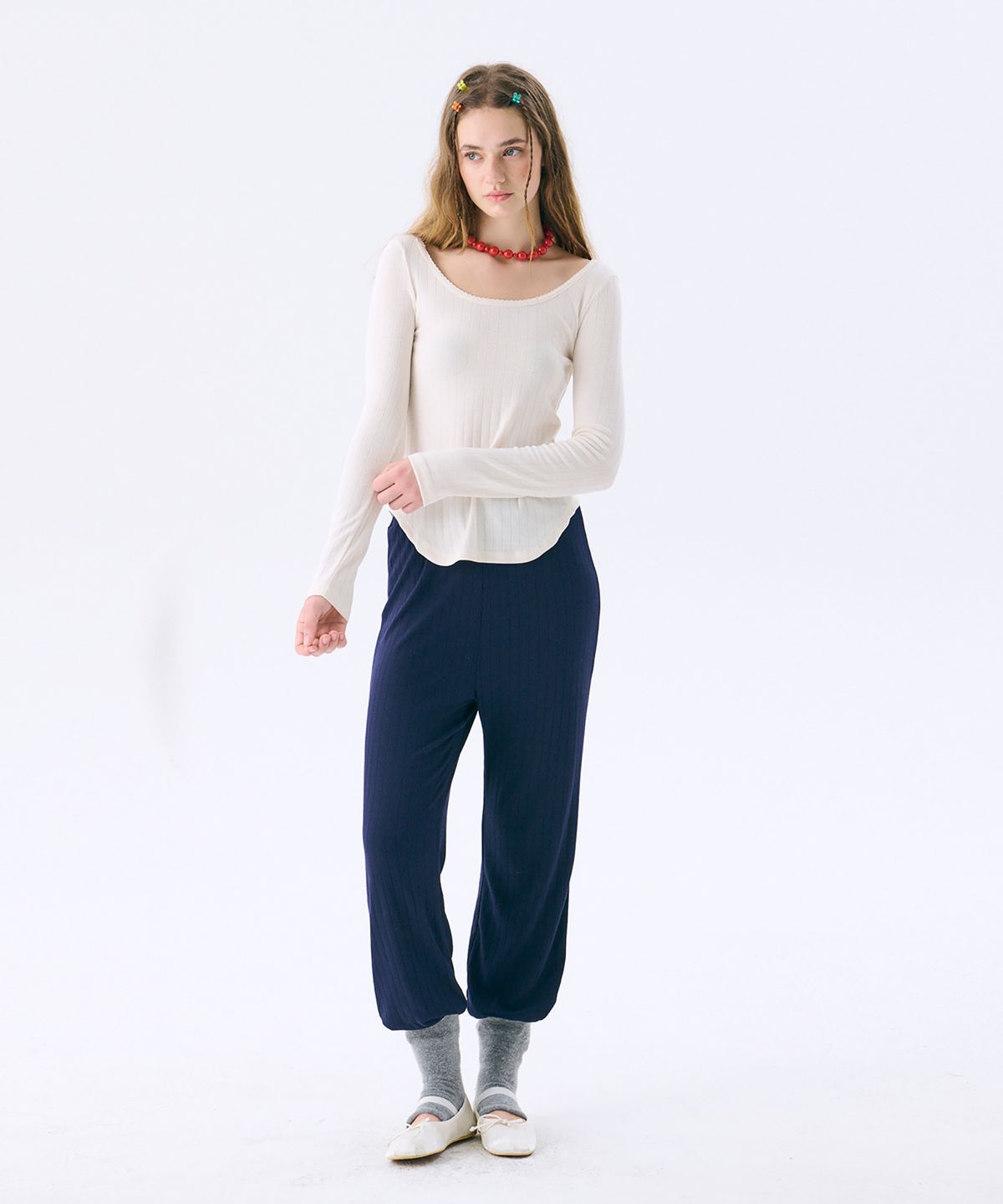 준준스페이스(JUNEJUNE SPACE) Scoop-neck Eyelet T_Cream(스쿠프넥 아이렛 티_크림)