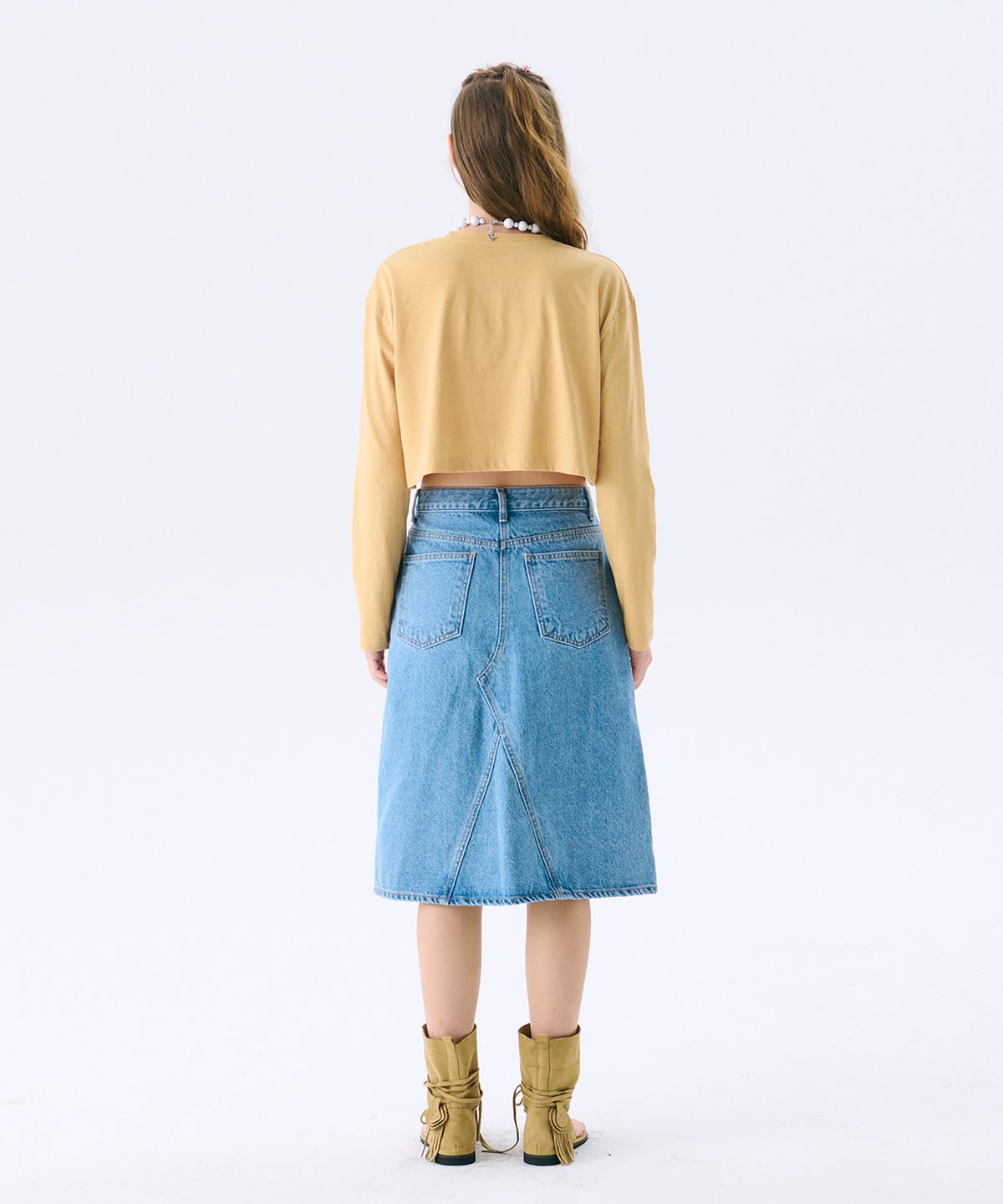 준준스페이스(JUNEJUNE SPACE) Flower applique Crop T_Mustard(플라워 아플리케크롭 티_겨자)