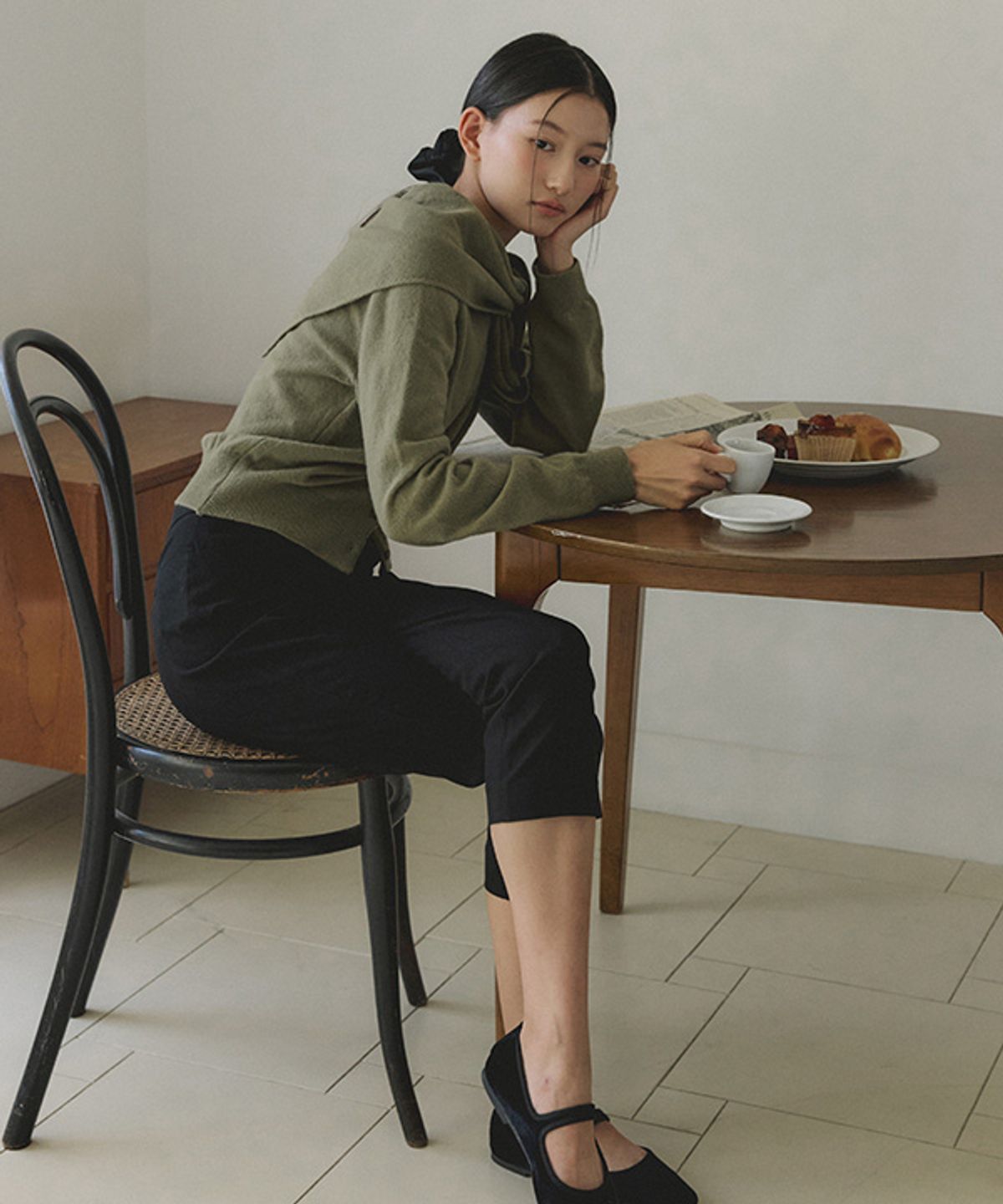 링서울(LINGSEOUL) sabrina capri pants-black