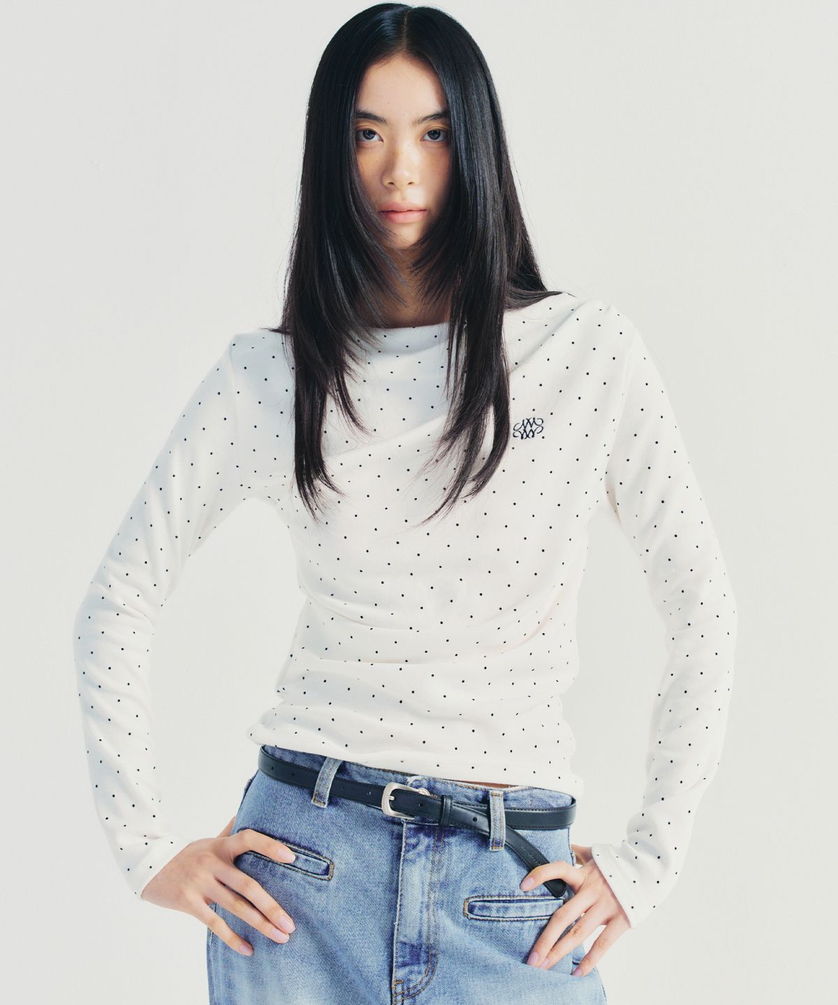 닉앤니콜(NICK&NICOLE) DOT SHIRRING DRAPE BOAT NECK TOP_IVORY
