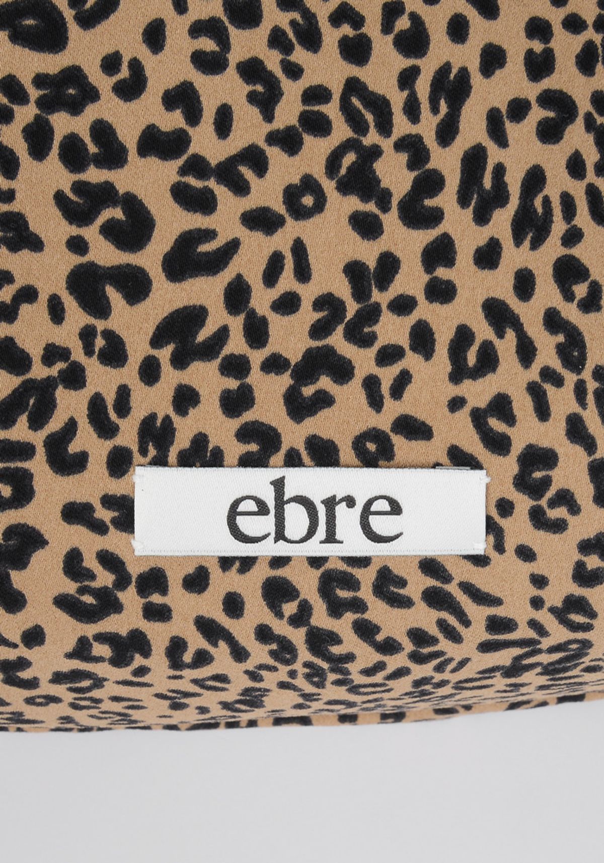 에브레(EBRE) 호피쇼퍼백 _아이보리