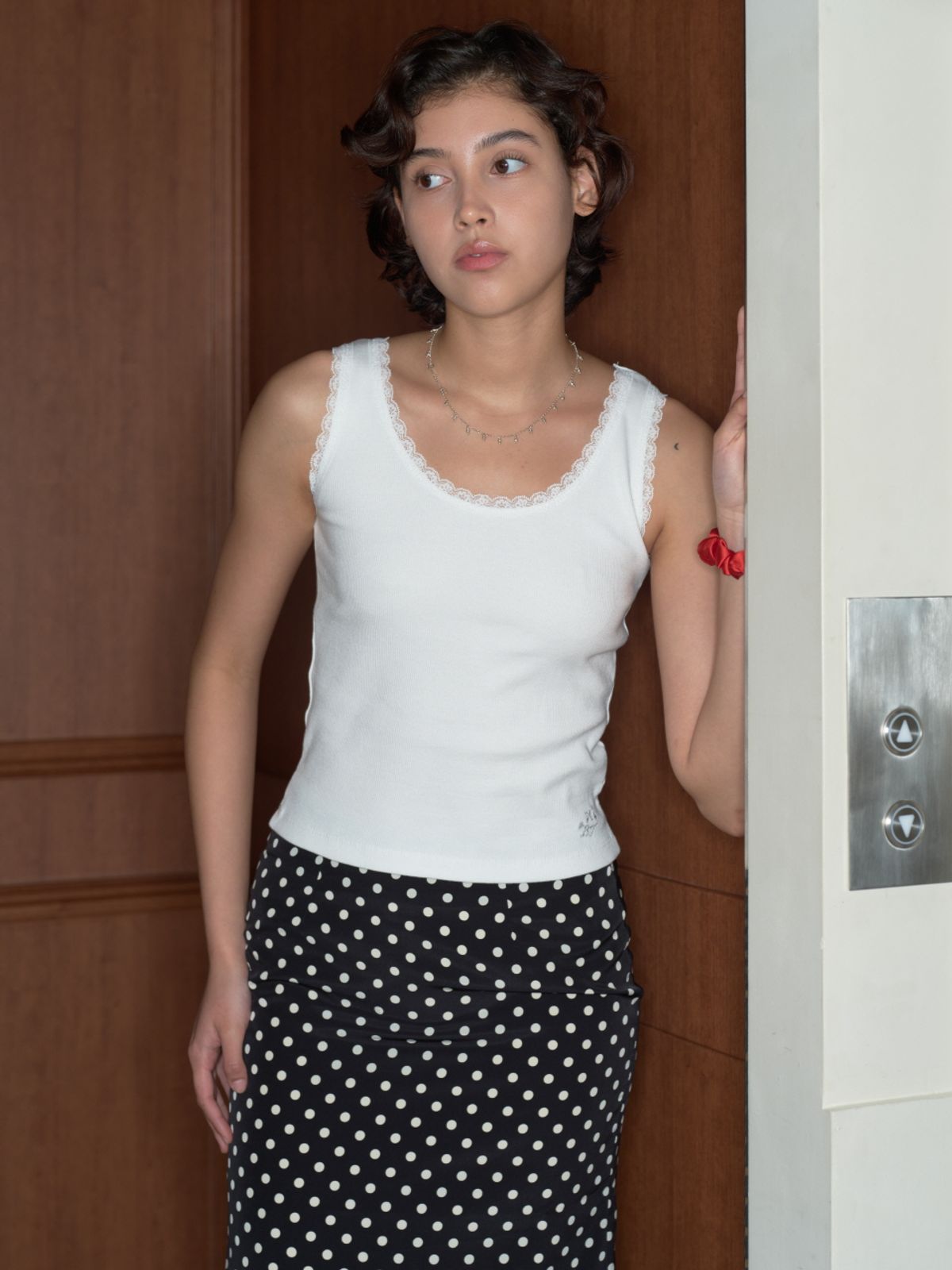 홈바디띵즈(HOMEBODY THINGS) HBT Glow Lace Tank Top (IVORY)