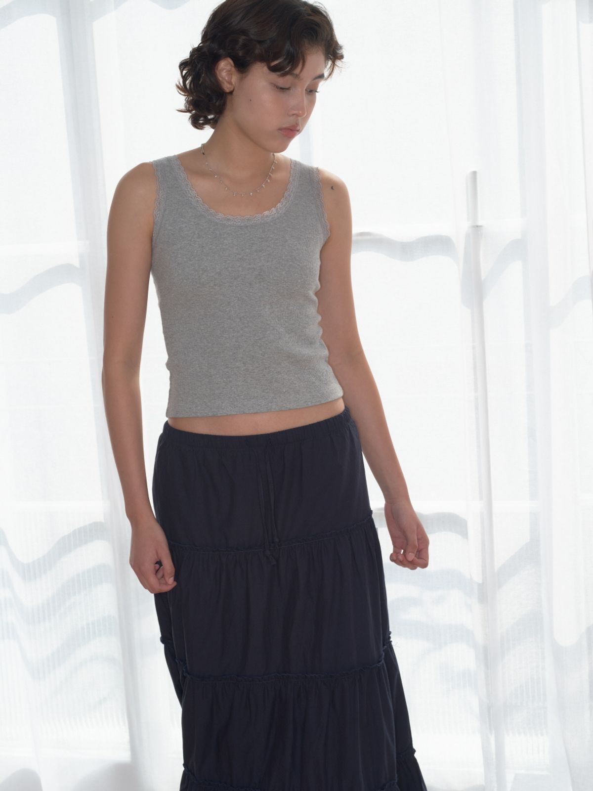홈바디띵즈(HOMEBODY THINGS) HBT Glow Lace Tank Top (GREY)