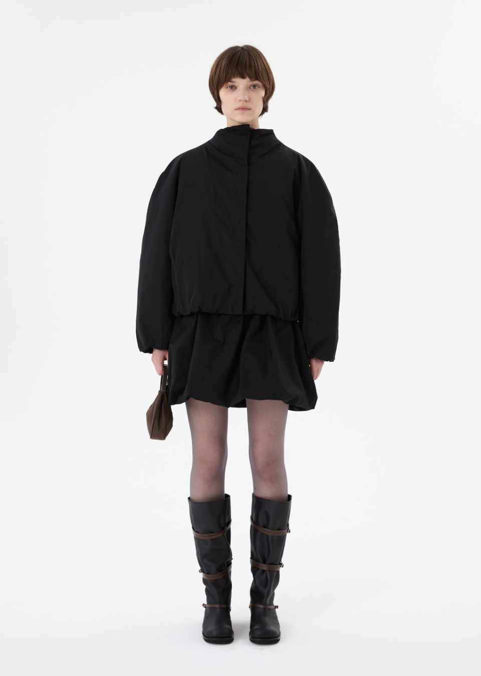 MUSINSA公式 | AMOMENTO TAFFETA PADDED RAGLAN SHORT JUMPER (2COLORS)