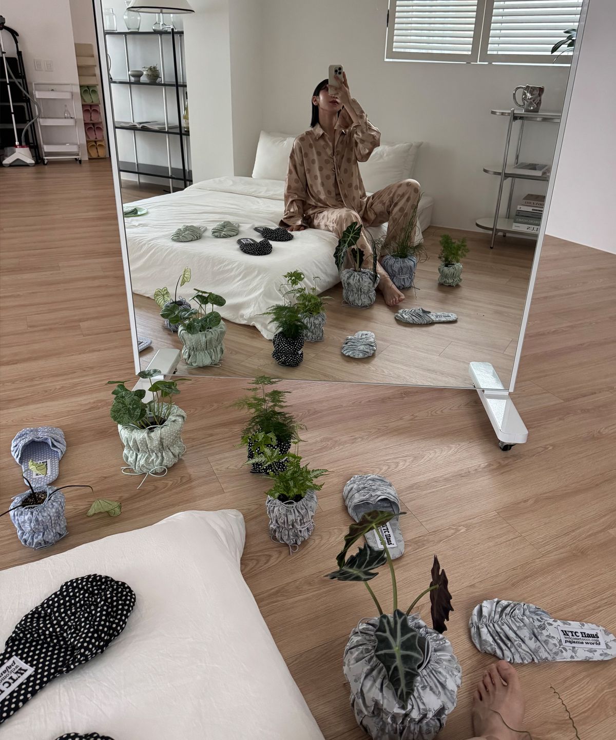 웰컴투씨씨씨(WELCOME TO CCC) Croa Shoes (Selene) 룸슈즈