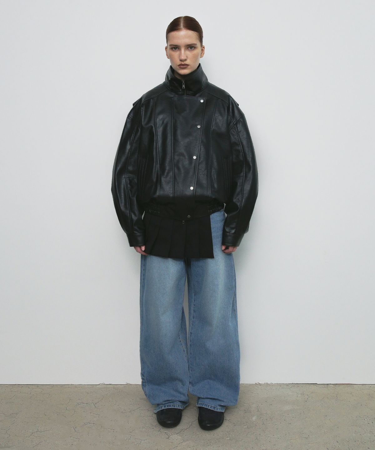 샌드릭(SANDRIC) SIDE BUTTON LEATHER JUMPER_BLACK