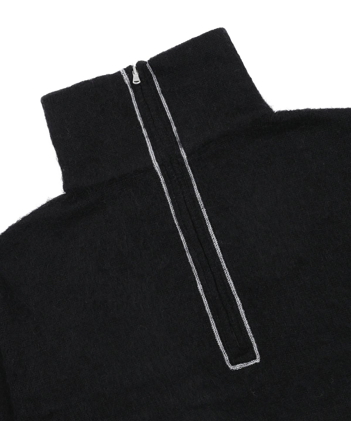 엑스톤즈(XTONZ) XTK176 퍼넬 하프 집업 니트 (BLACK)