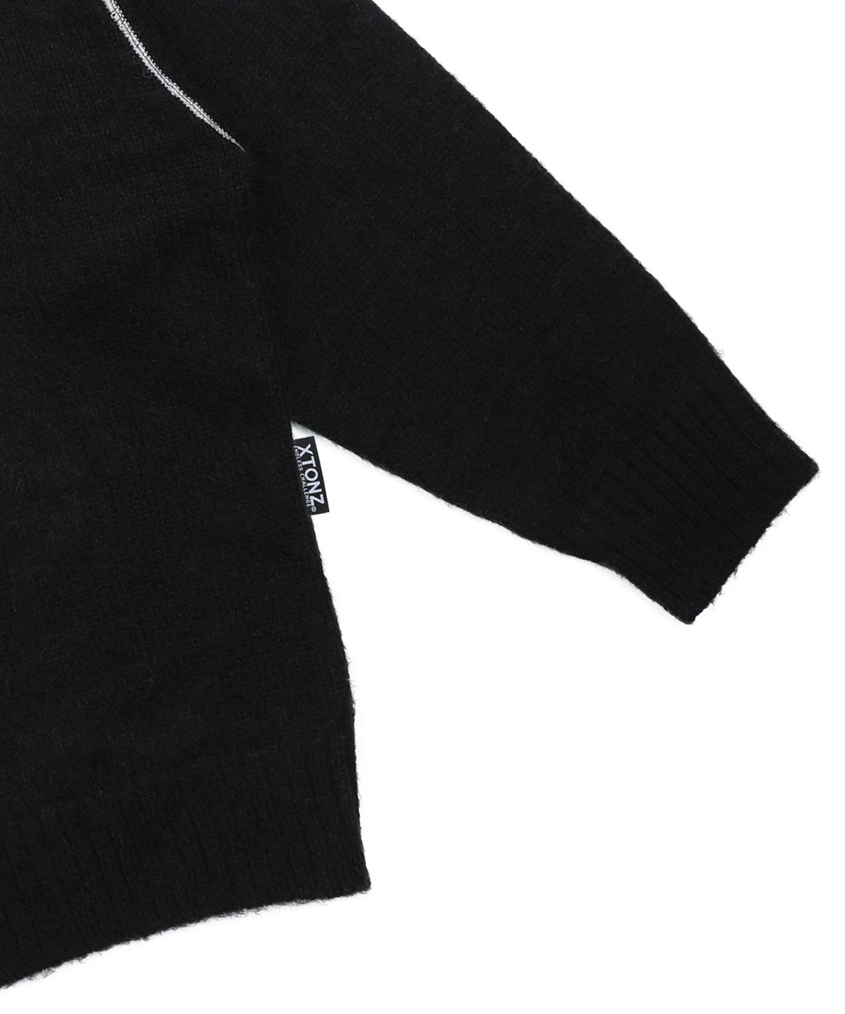 엑스톤즈(XTONZ) XTK176 퍼넬 하프 집업 니트 (BLACK)