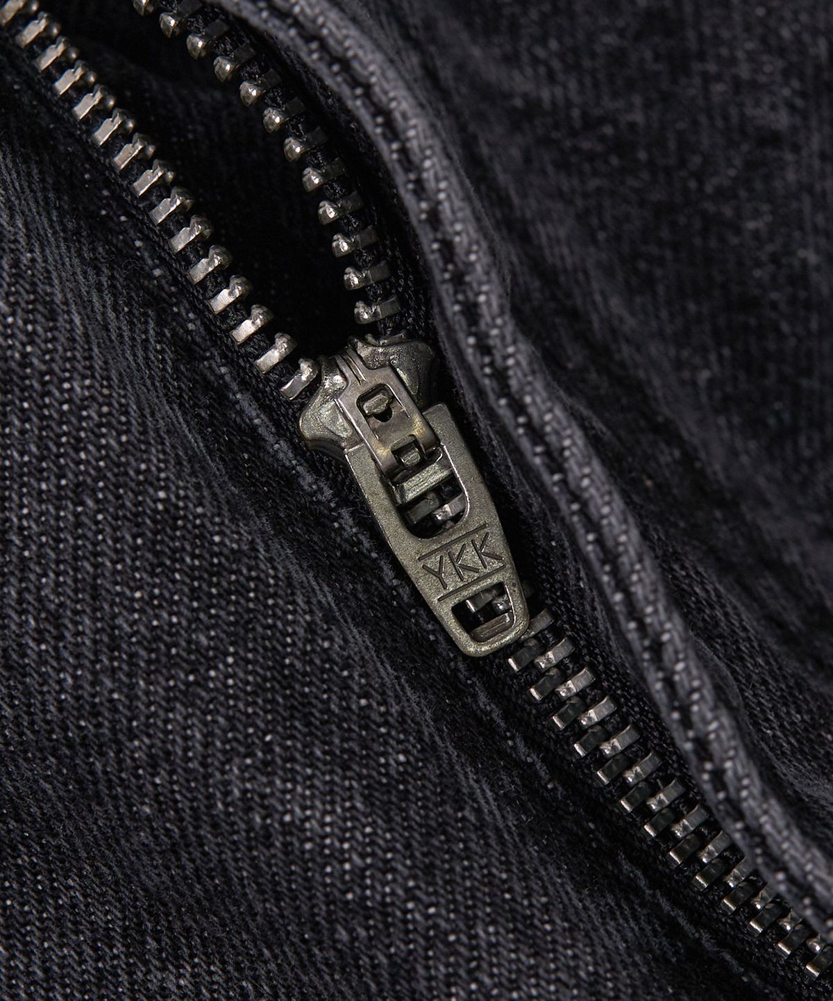 토피(TOFFEE) 턱 커브드 데님 팬츠 (WASHED BLACK)