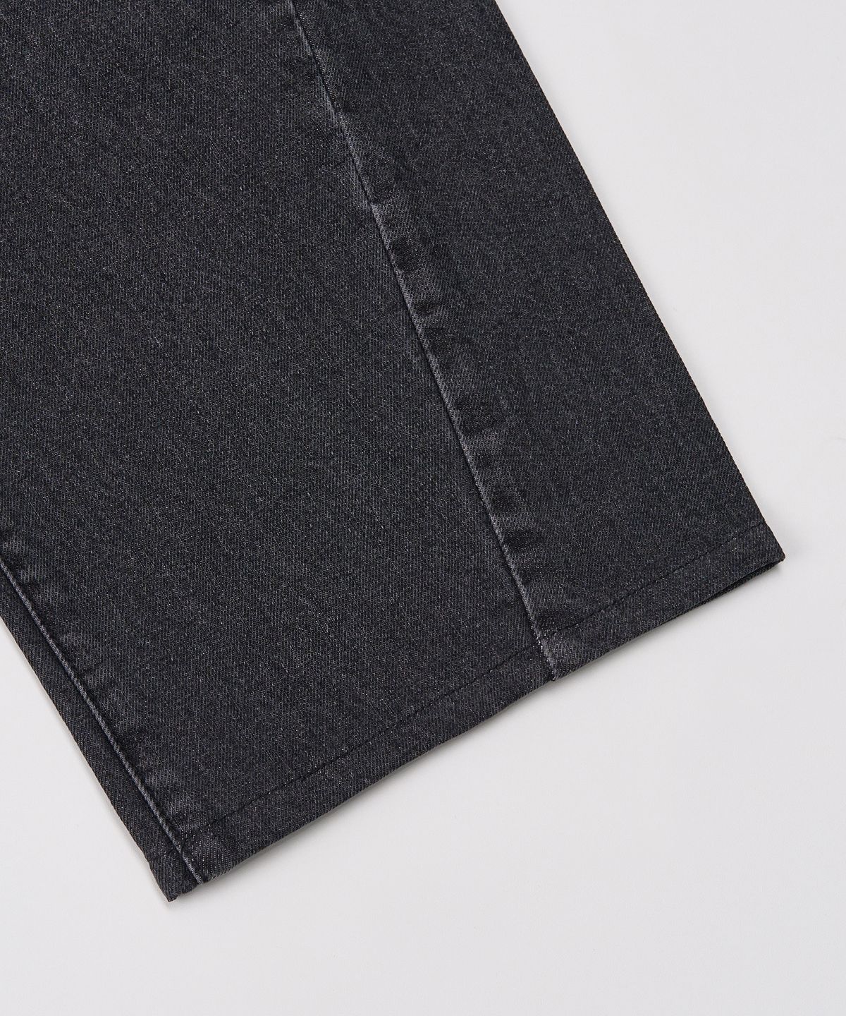 토피(TOFFEE) 턱 커브드 데님 팬츠 (WASHED BLACK)