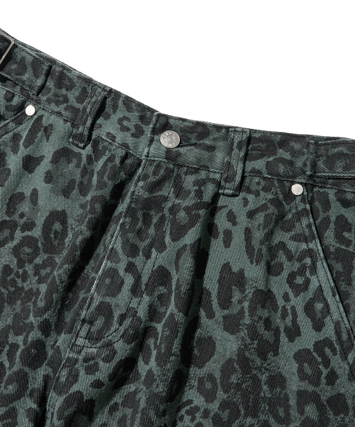 브라운브레스(BROWNBREATH) LEOPARD PATTERN CARGO PANTS - NAVY