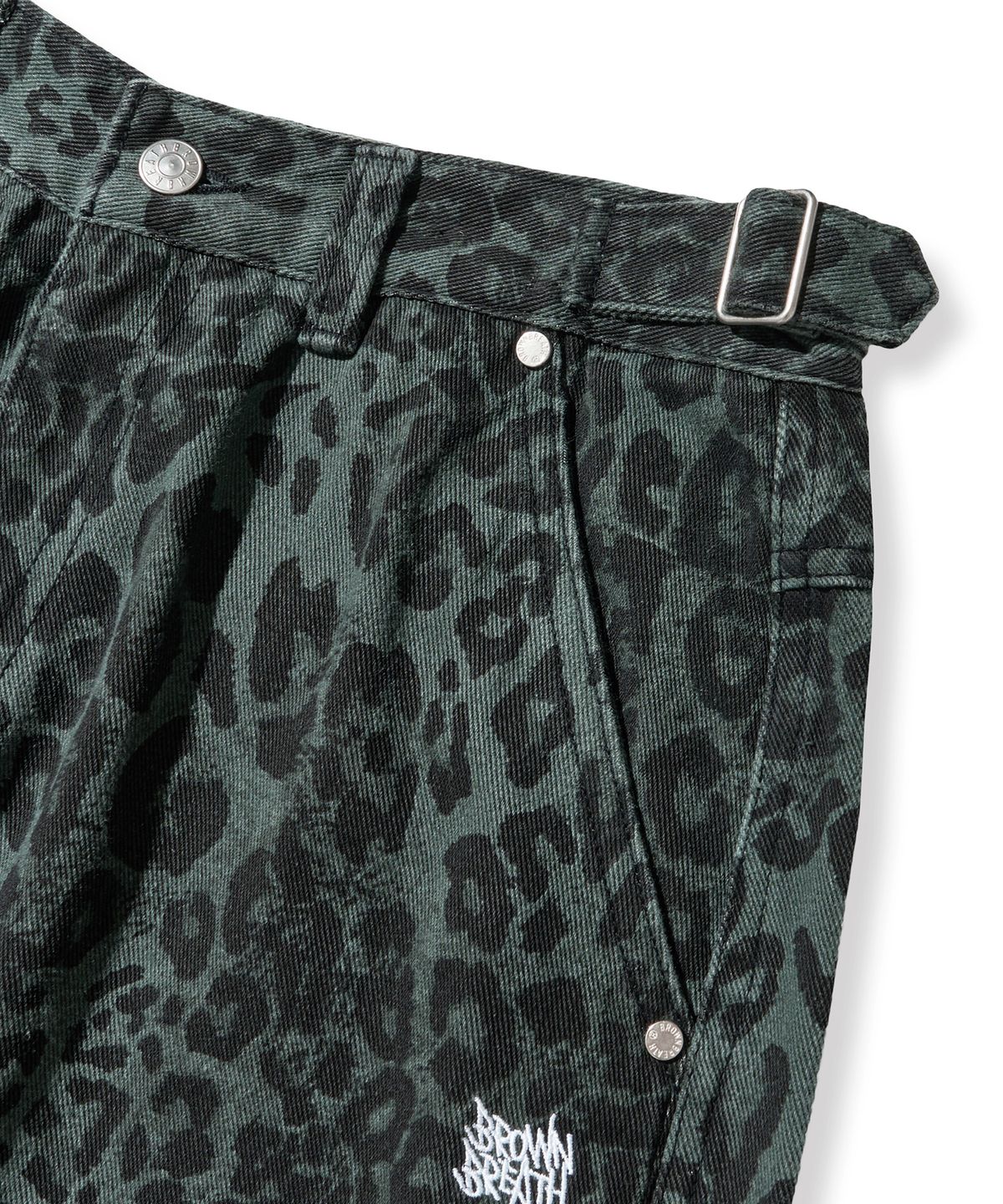 브라운브레스(BROWNBREATH) LEOPARD PATTERN CARGO PANTS - NAVY