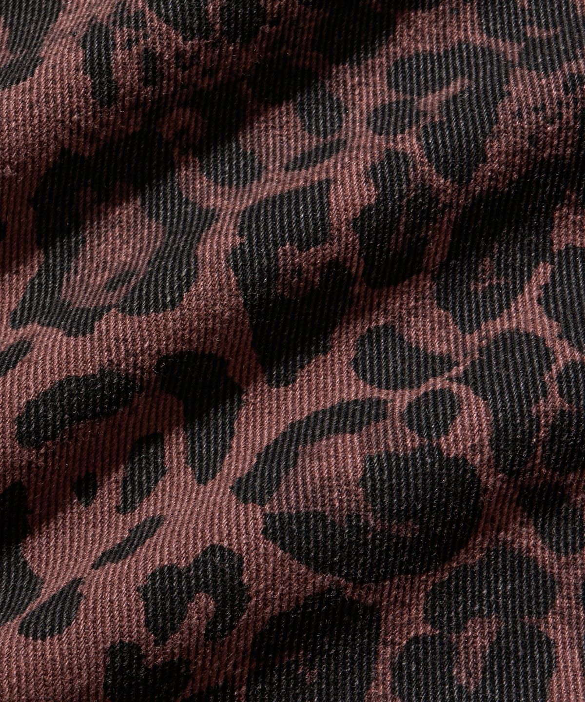 브라운브레스(BROWNBREATH) LEOPARD PATTERN CARGO PANTS - BURGUNDY