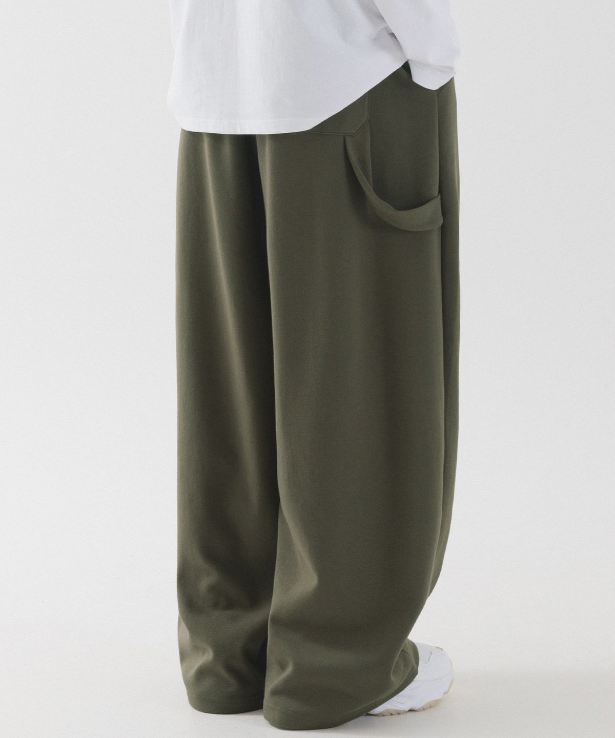 피아네르(PIANER) 카펜터 와이드 스웨트 팬츠 (카키)