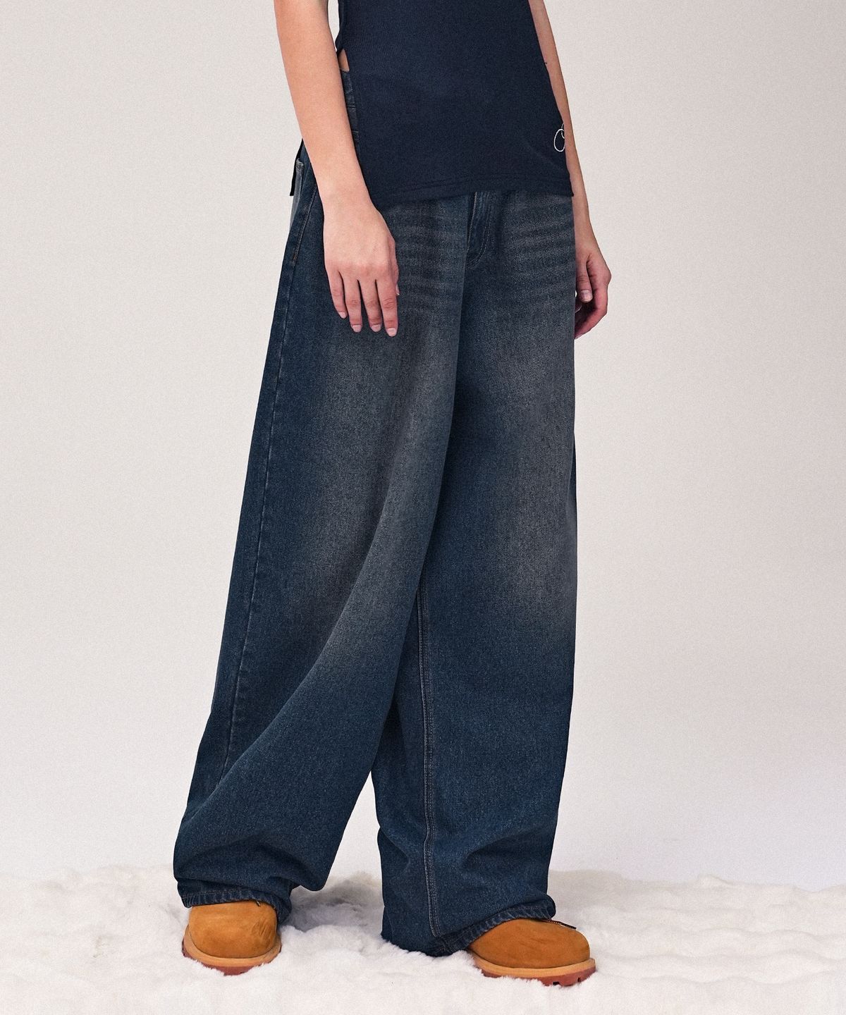 어반드레스(AVANDRESS) Vintage Front Washed Wide Denim Pants_2Colors