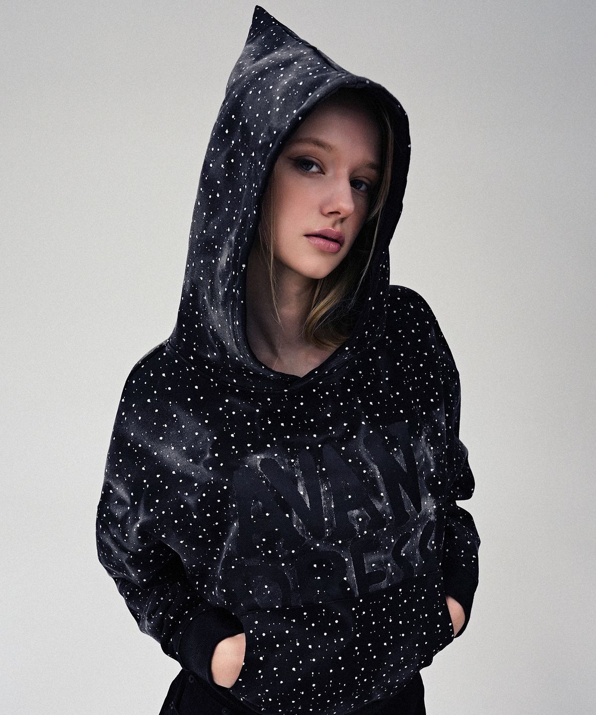 어반드레스(AVANDRESS) Ink Rush Witch Hoody BLACK