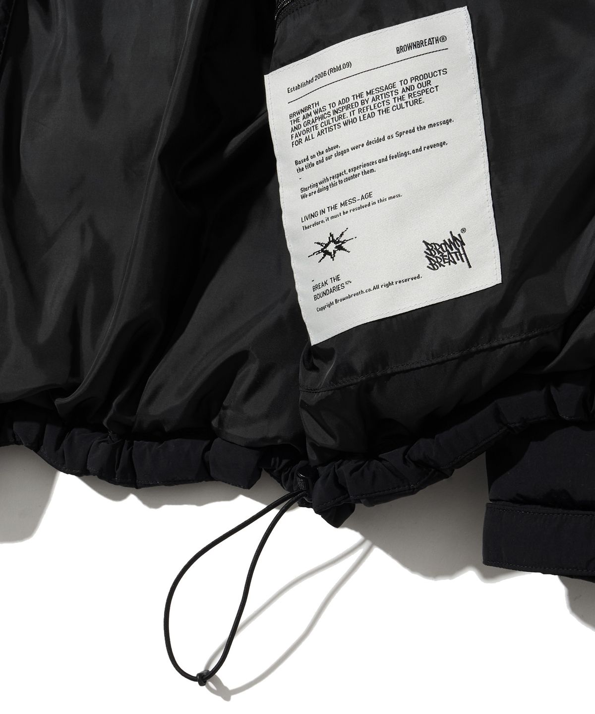 브라운브레스(BROWNBREATH) LINE DOWN HOODIE PUFFER - BLACK