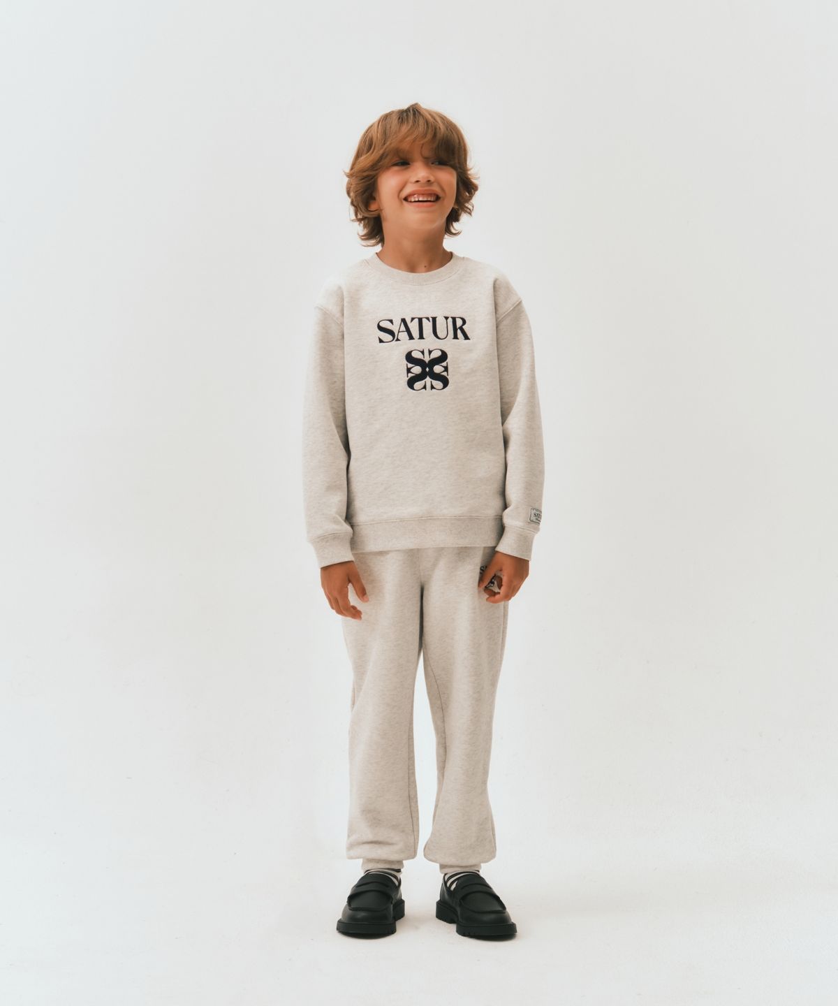 세터 키즈(SATUR KIDS) (K) 클래식 로고 스웨트팬츠 멜란지 아이보리
