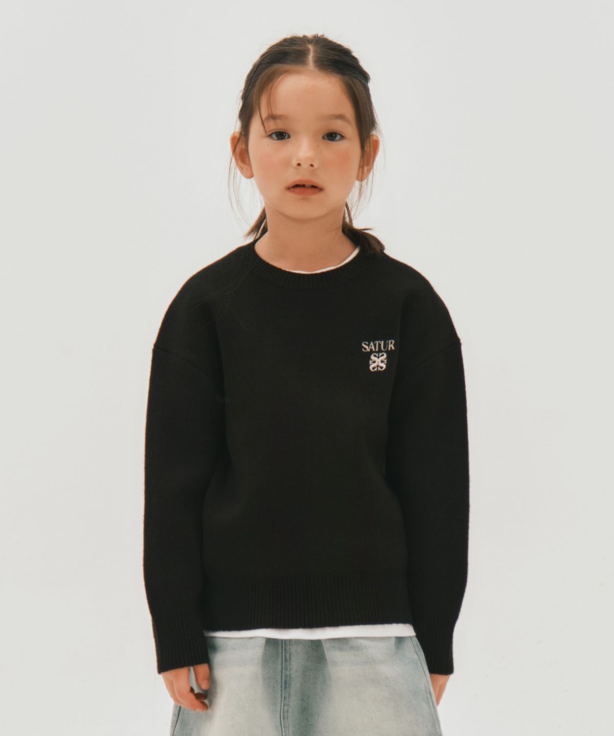 세터 키즈(SATUR KIDS) (K) 소프트 터치 베이직 크루 넥 니트 블랙