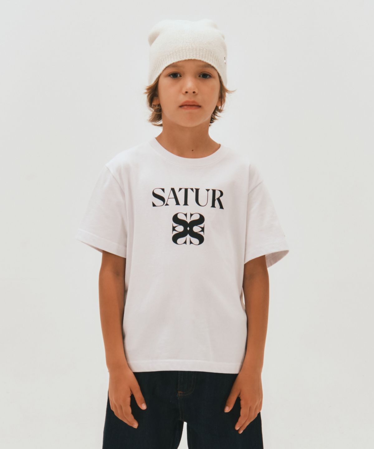 세터 키즈(SATUR KIDS) (K) 클래식 로고 반팔 티셔츠 화이트