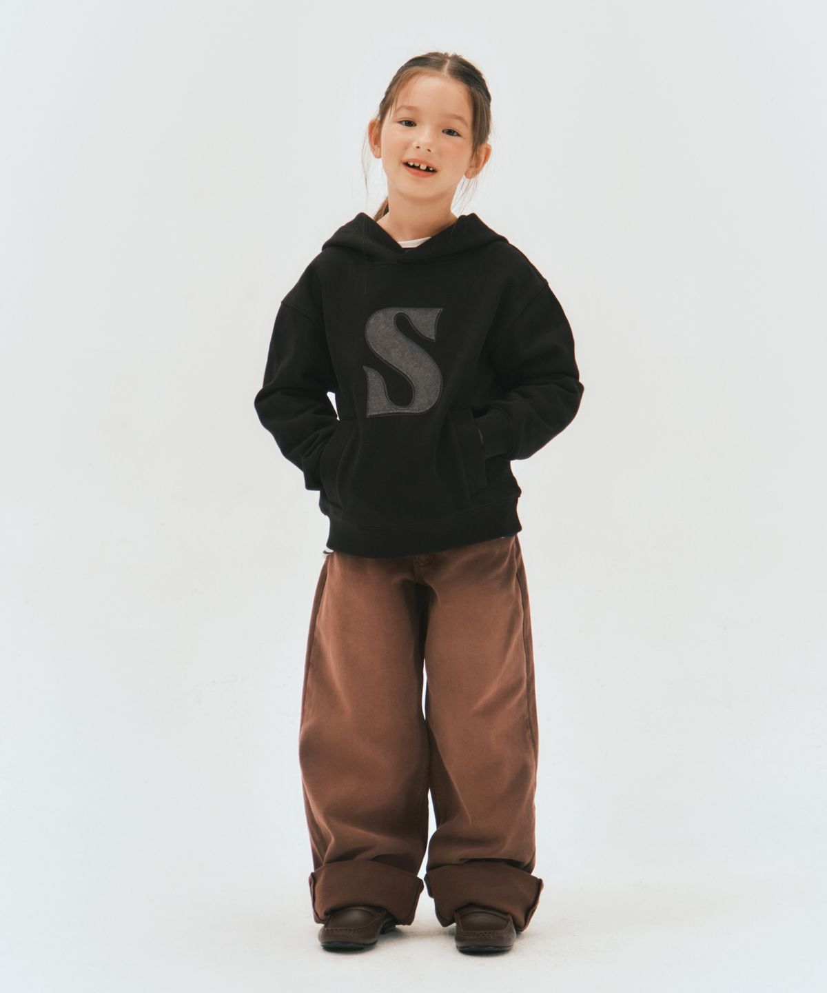 세터 키즈(SATUR KIDS) (K) S 로고 아플리케 포켓 로고 후드 티셔츠 블랙
