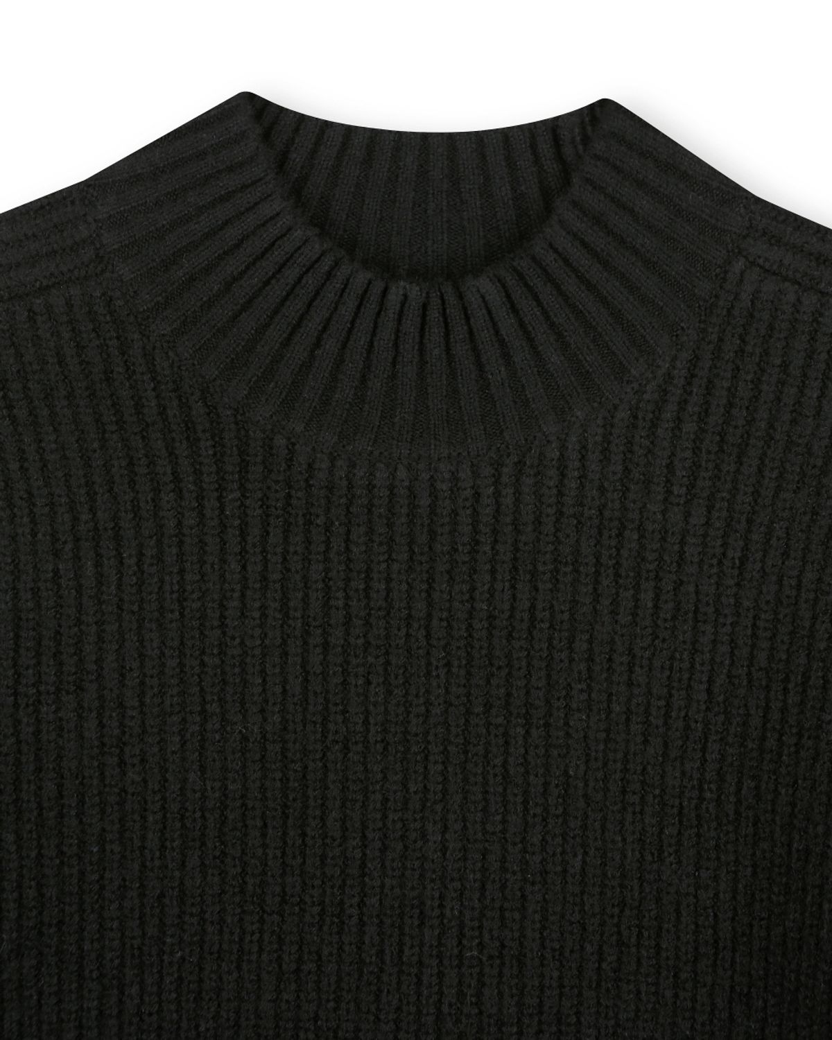 비슬로우(BESLOW) [비슬로우X패션튜브삭형]MOCK NECK SHORT SWEATER BLACK