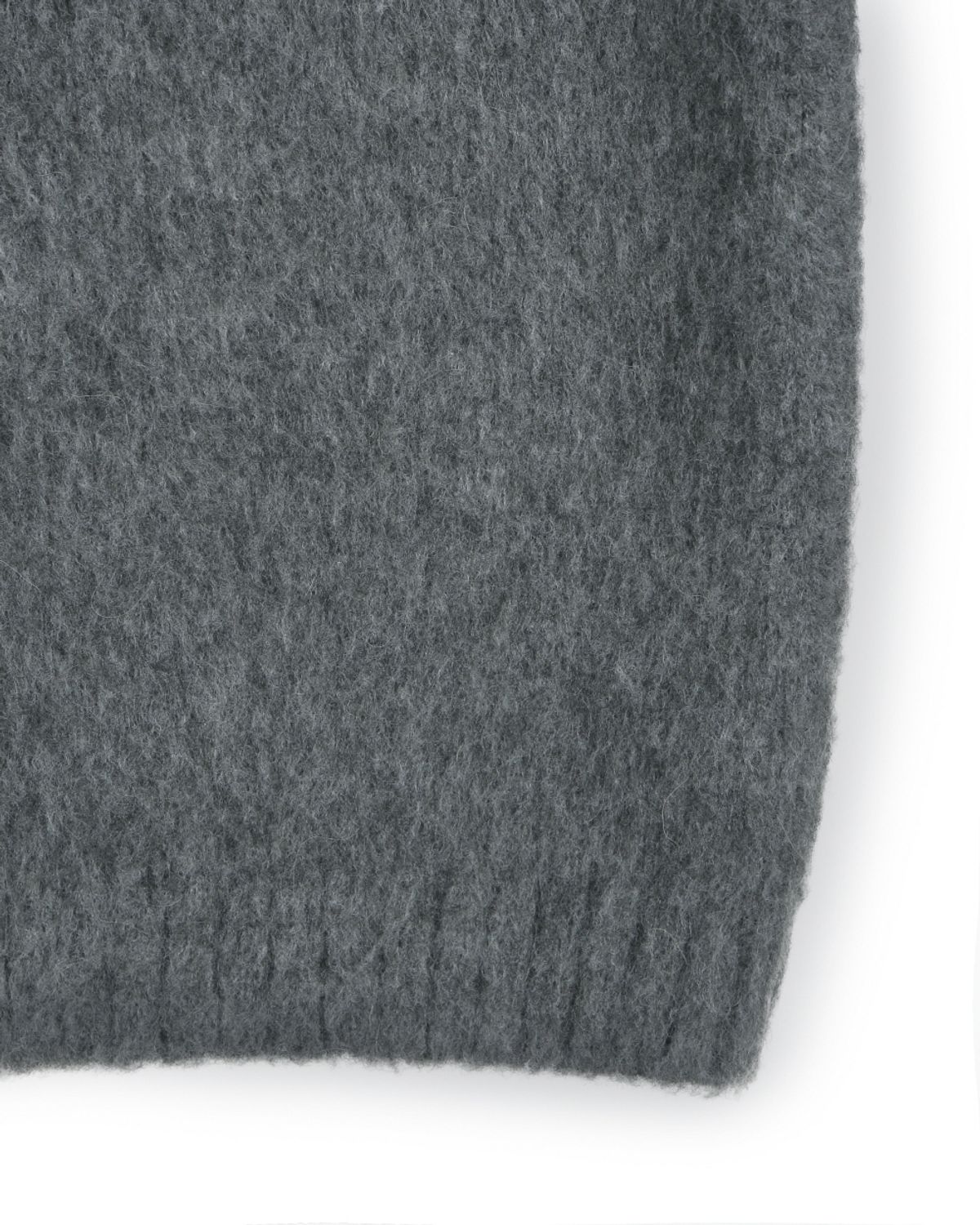 비슬로우(BESLOW) [비슬로우X패션튜브삭형]BRUSHED V NECK SHORT CARDIGAN CHARCOAL