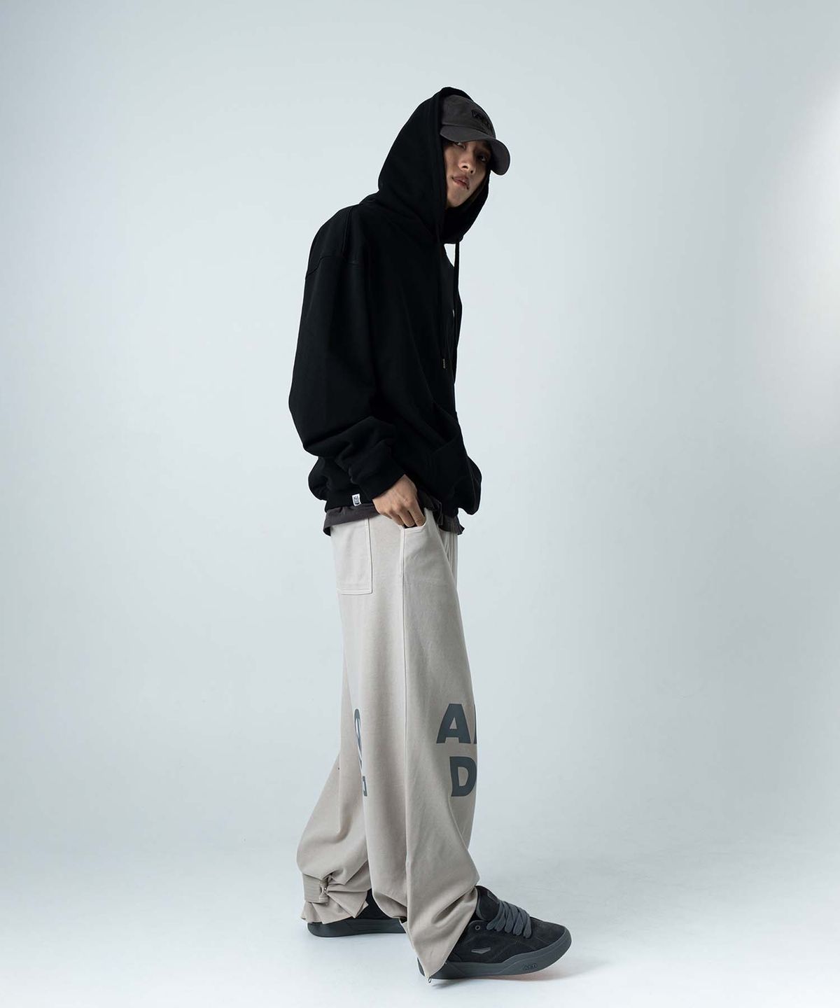 올아이즈다운(ALL EYES DOWN) STRAP ADJUSTABLE PANTS (BEIGE)
