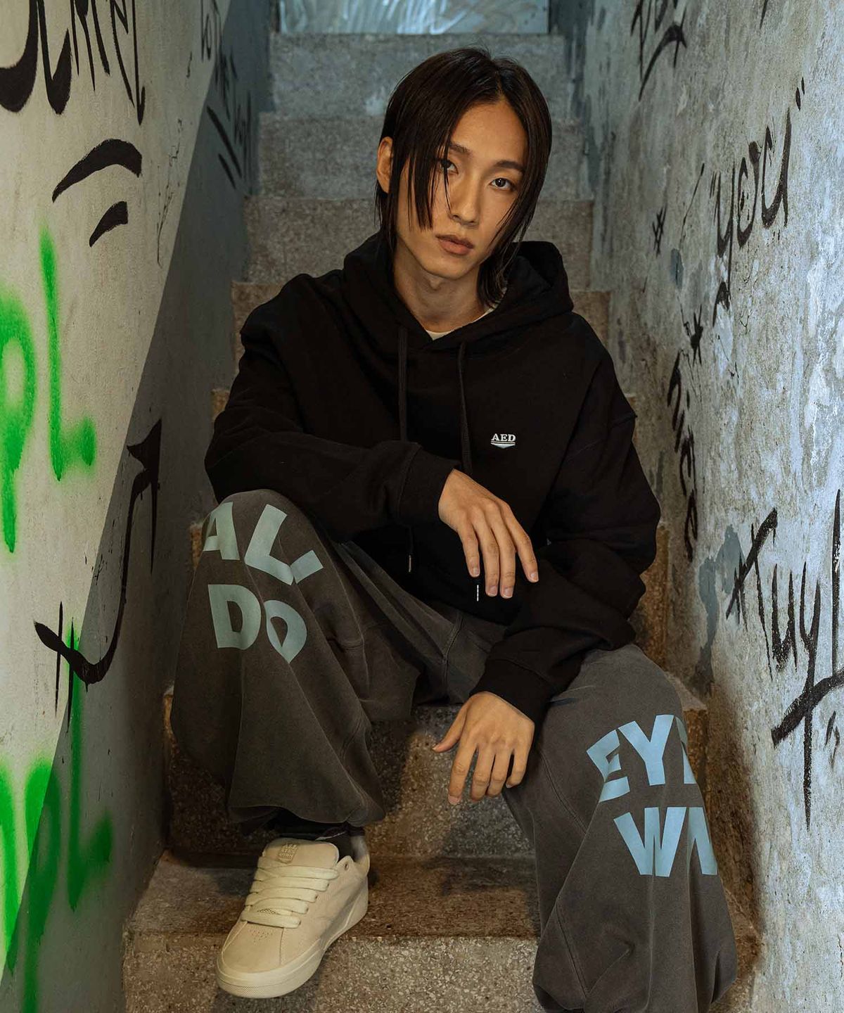 올아이즈다운(ALL EYES DOWN) STRAP ADJUSTABLE PANTS (CHARCOAL)