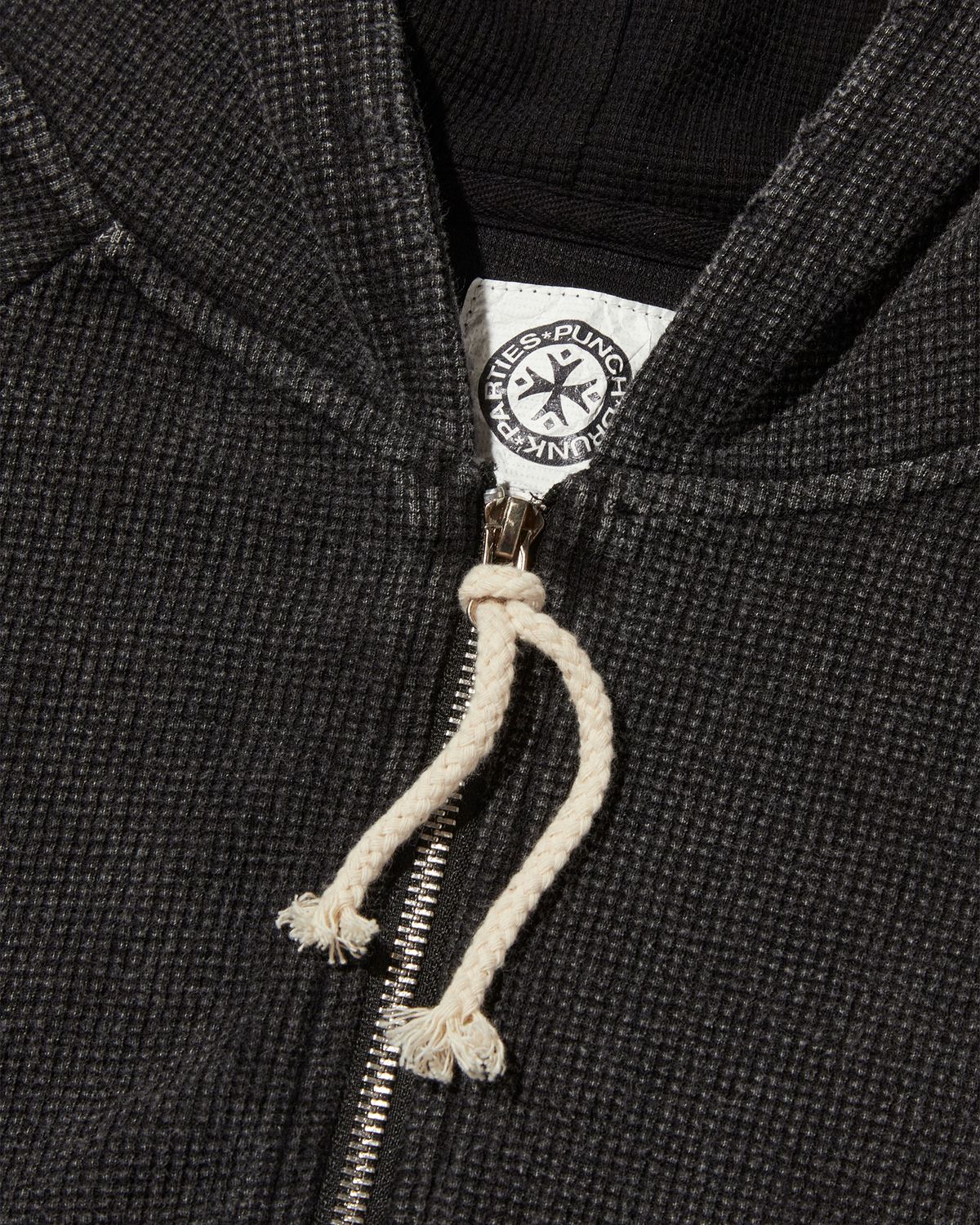 펀치드렁크파티즈(PUNCH DRUNK PARTIES) PCDP Washed Waffle Zip-up Hoodie (WASHED BLACK)