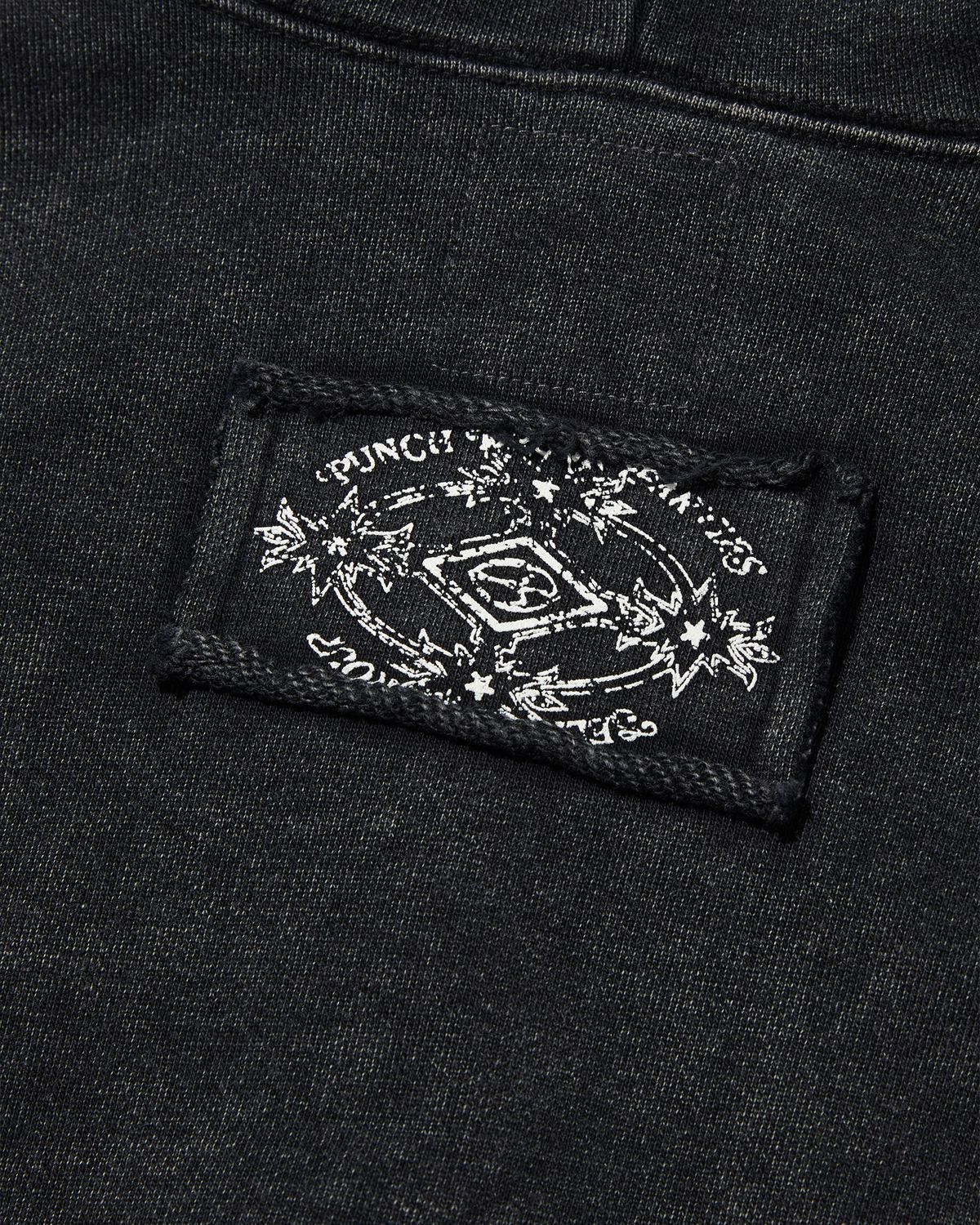 펀치드렁크파티즈(PUNCH DRUNK PARTIES) Crest Logo Vintage Washed Zip-up Hoodie (CHARCOAL)