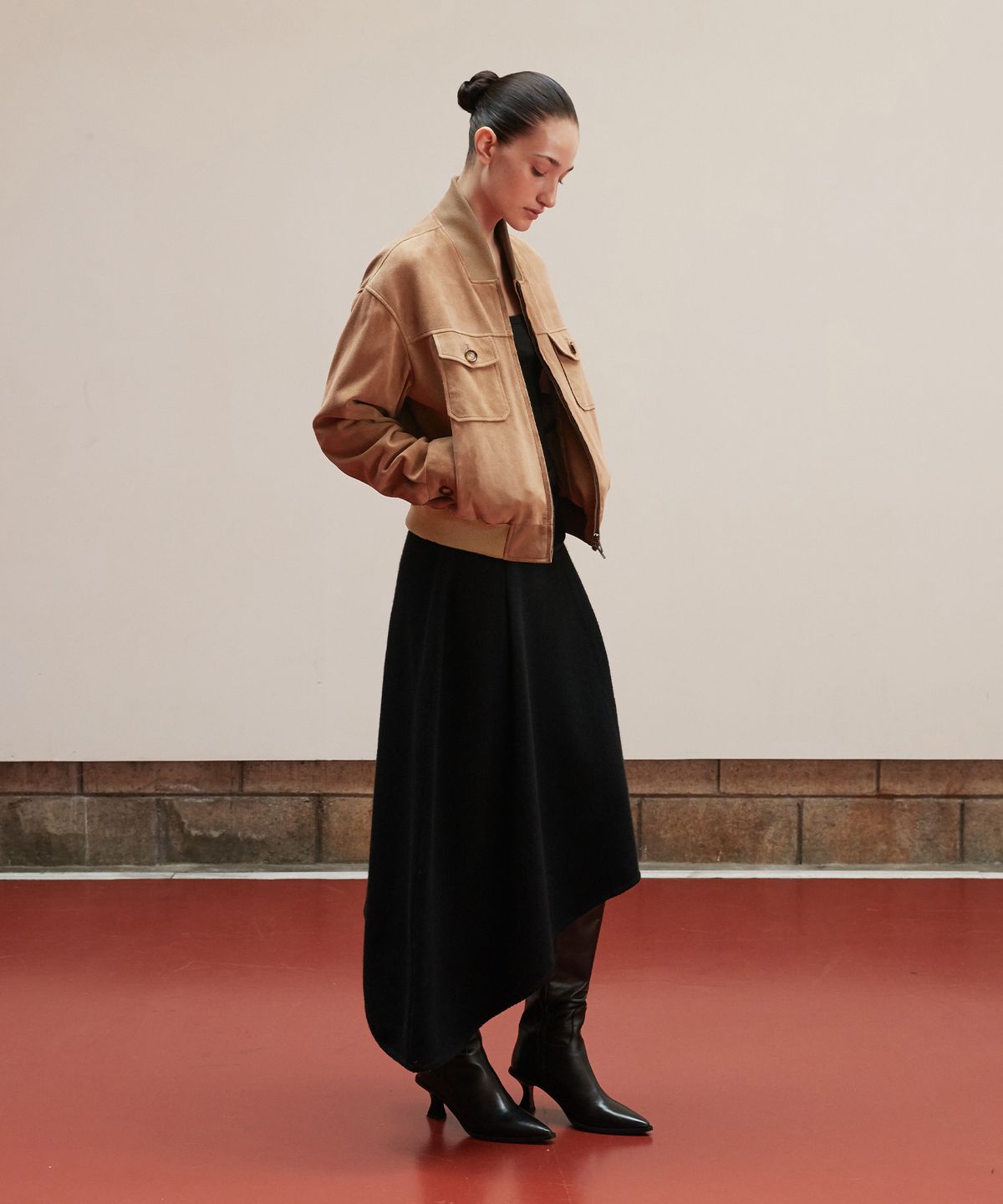 베르데마르(VERDEMAR) Suede Square-Neck Bomber Jacket_Beige
