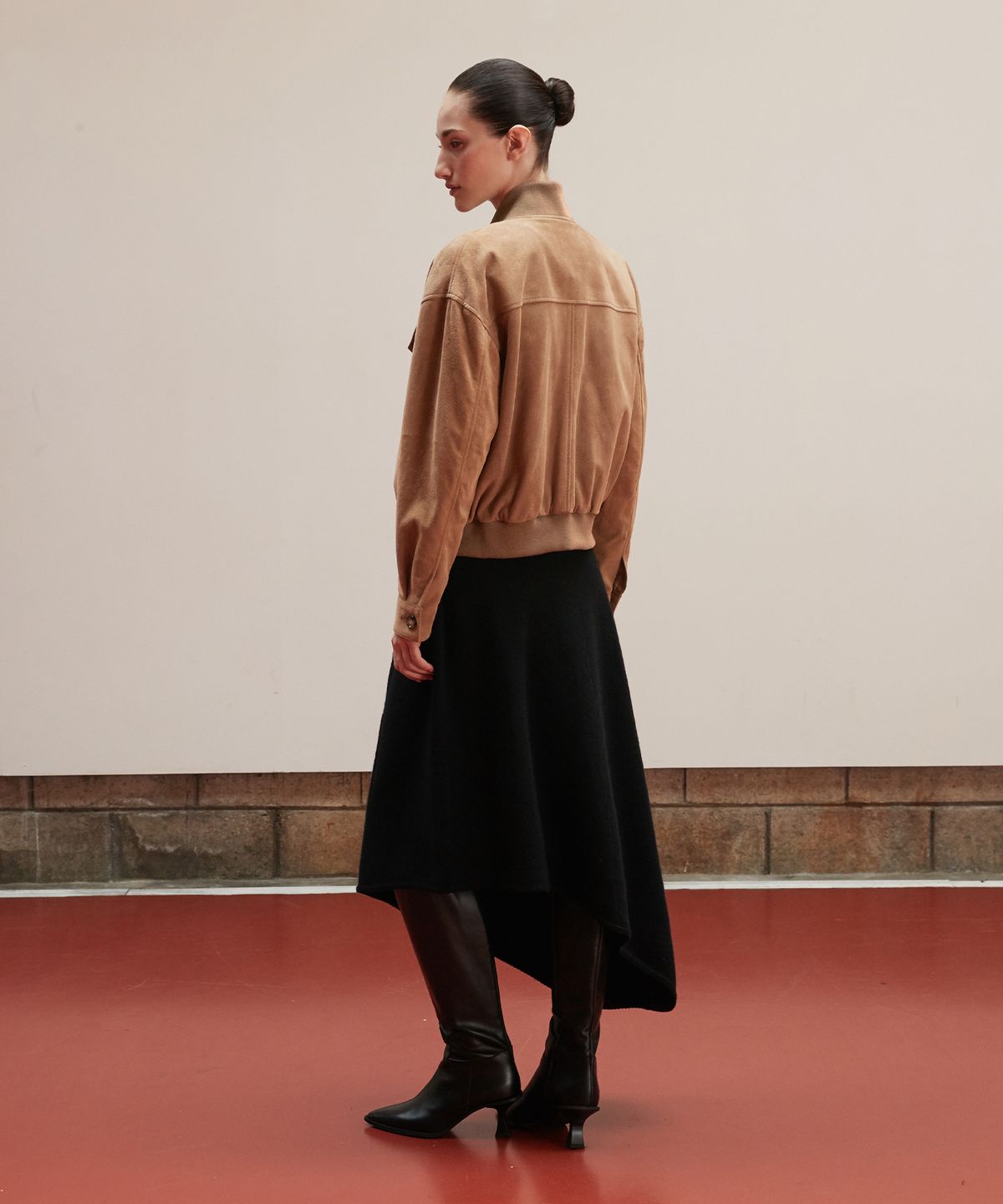 베르데마르(VERDEMAR) Suede Square-Neck Bomber Jacket_Beige