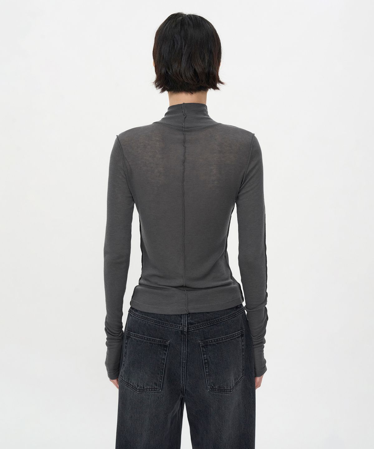 인사일런스 우먼(INSILENCE WOMEN) 라인 포인트 터틀넥 CHARCOAL