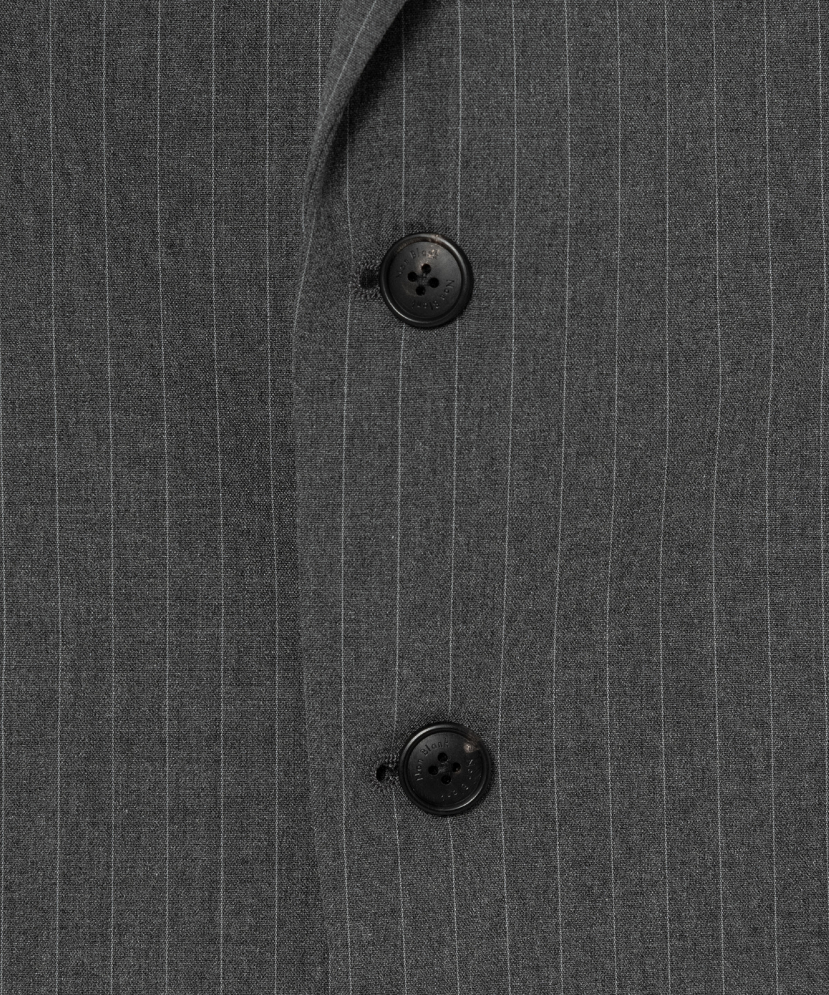 넌블랭크(NONBLANK) 스트라이프 세미 오버 핏 셋업_DARK GREY