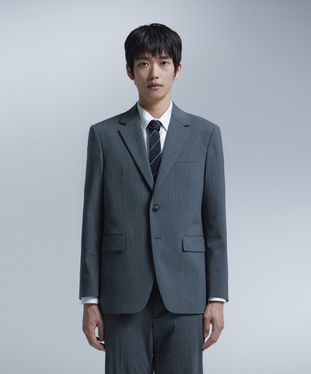 넌블랭크(NONBLANK) 스트라이프 세미 오버 핏 셋업_DARK GREY