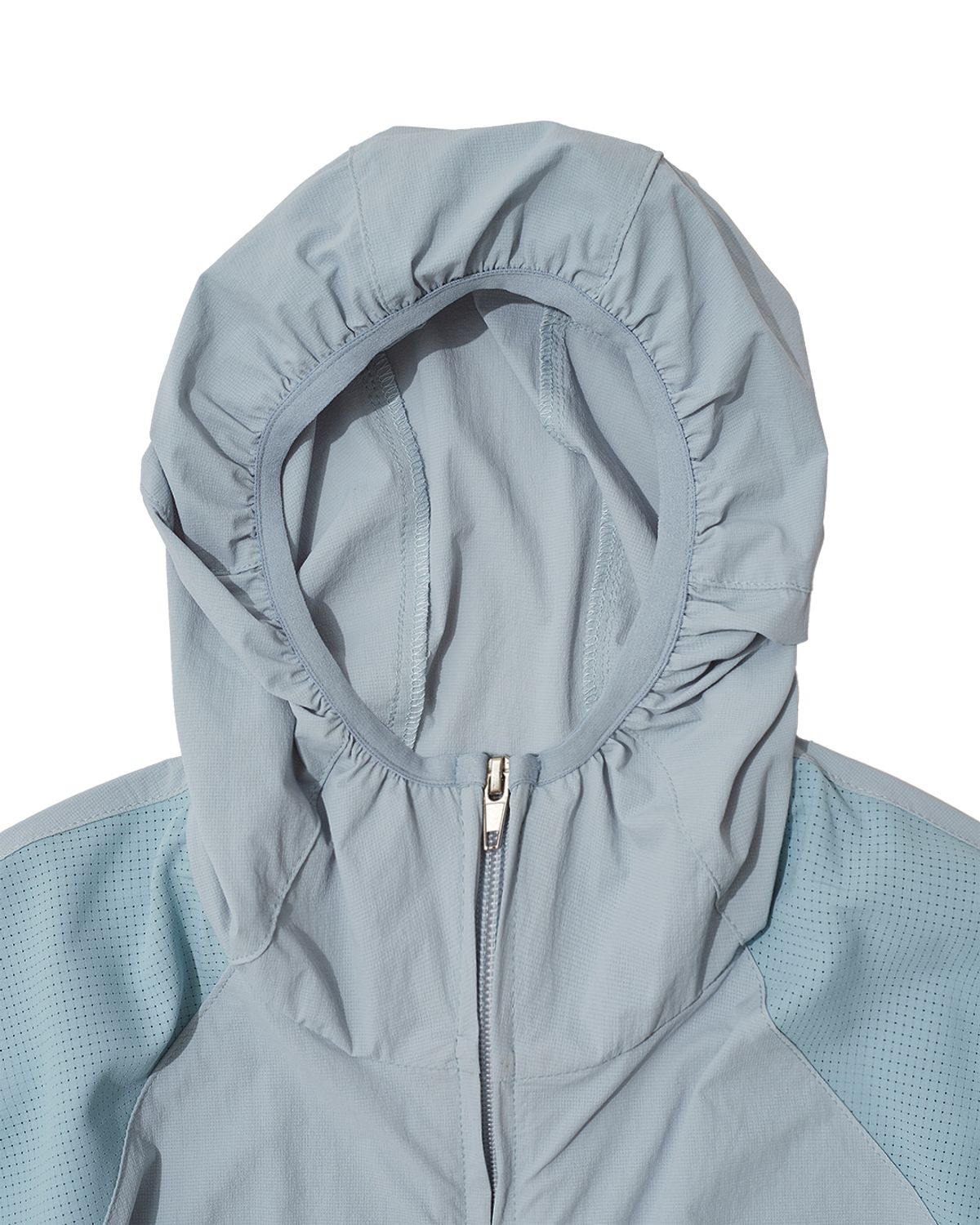 더뮤지엄비지터(THEMUSEUMVISITOR) PUNCHING POINT NYLON JACKET (SKY BLUE)